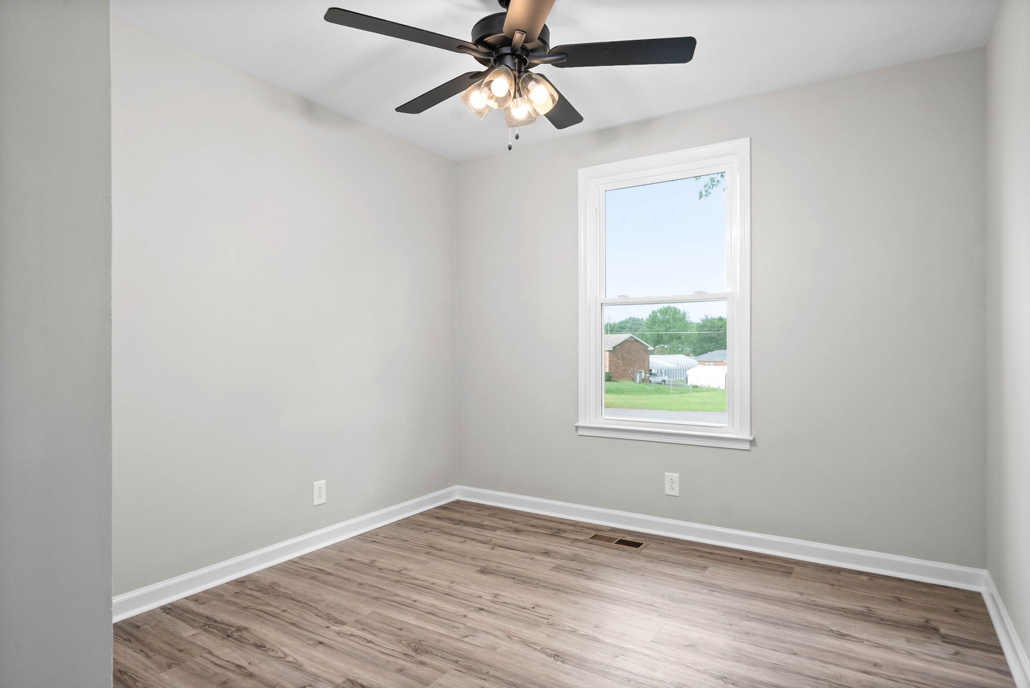 312 Bancroft Ct Property Photo 12