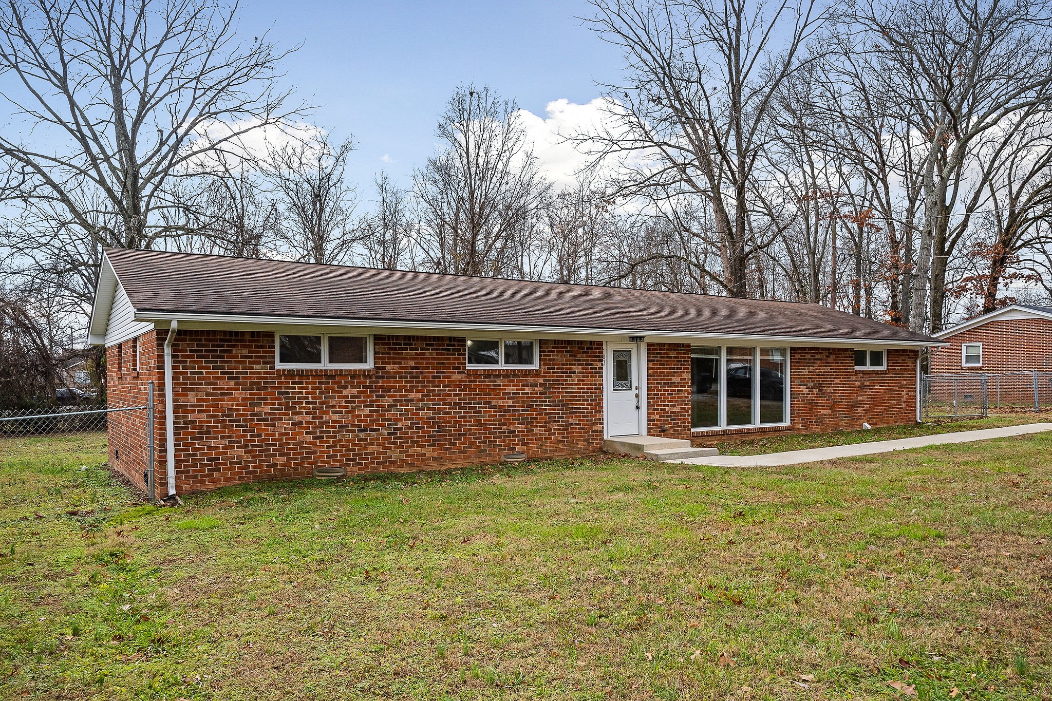 103 Ashwood Ln Property Photo 2