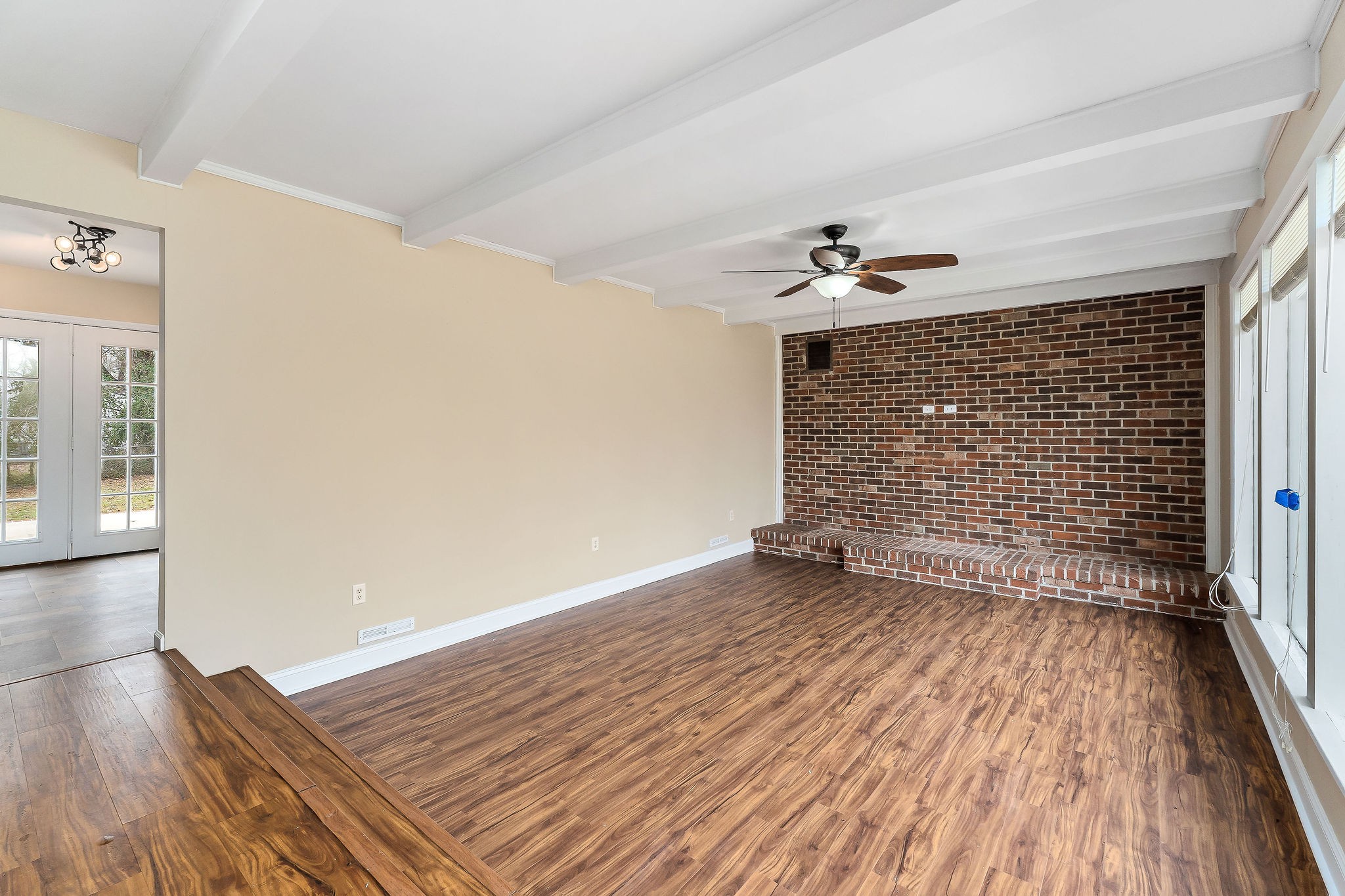 103 Ashwood Ln Property Photo 8