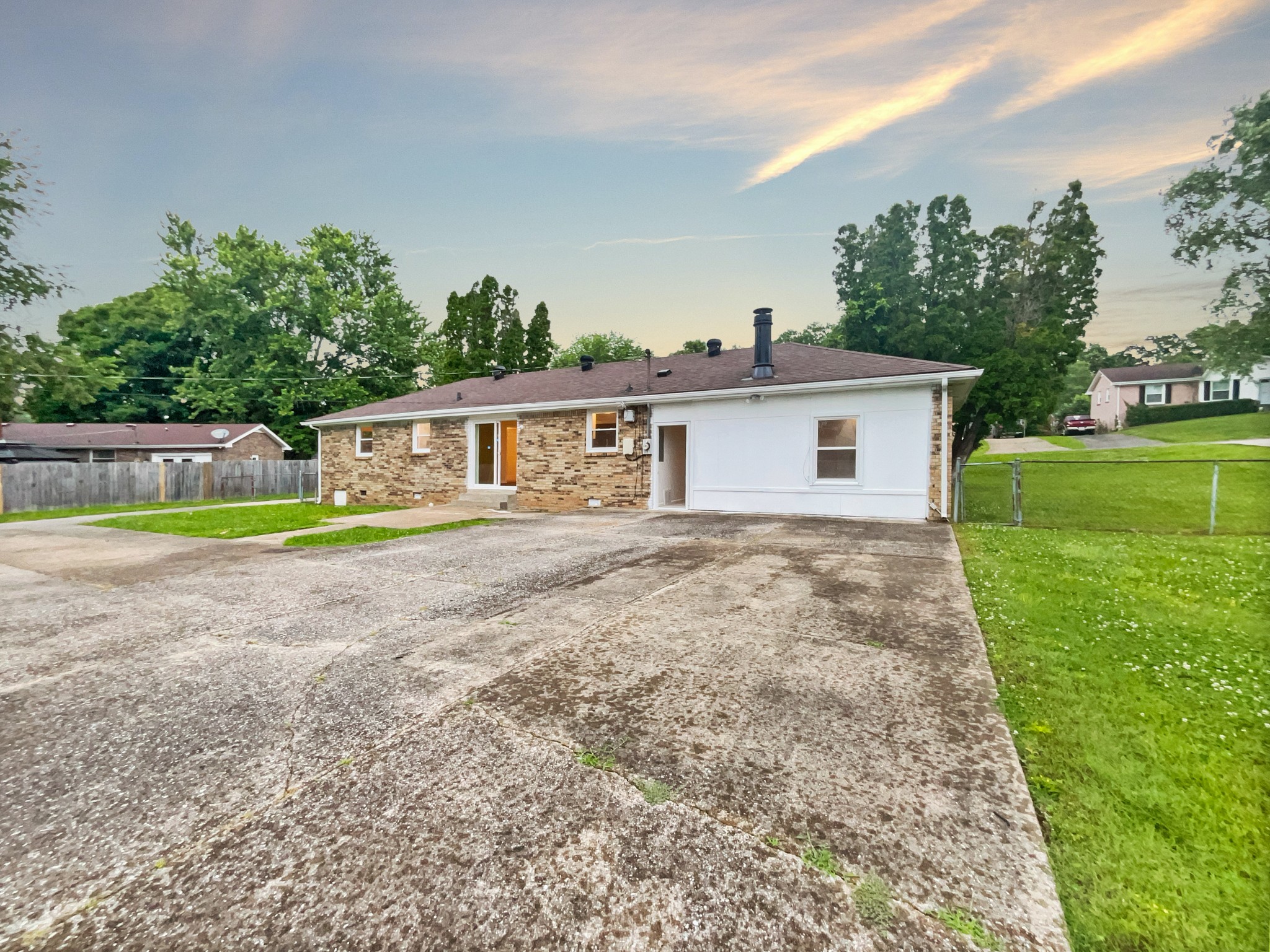 542 Morrison Dr Property Photo 8
