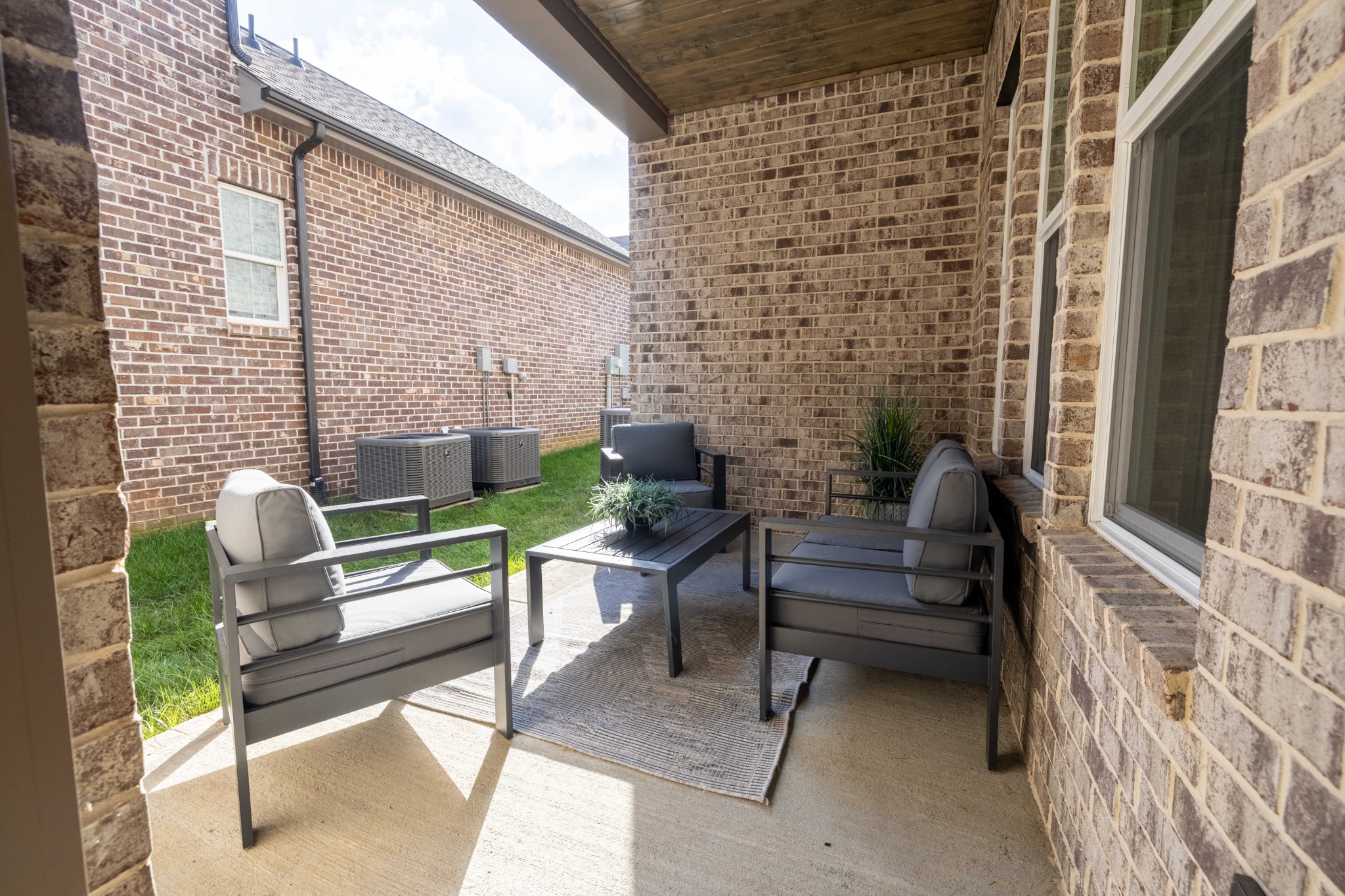 5029 Owenruth Dr Property Photo 4