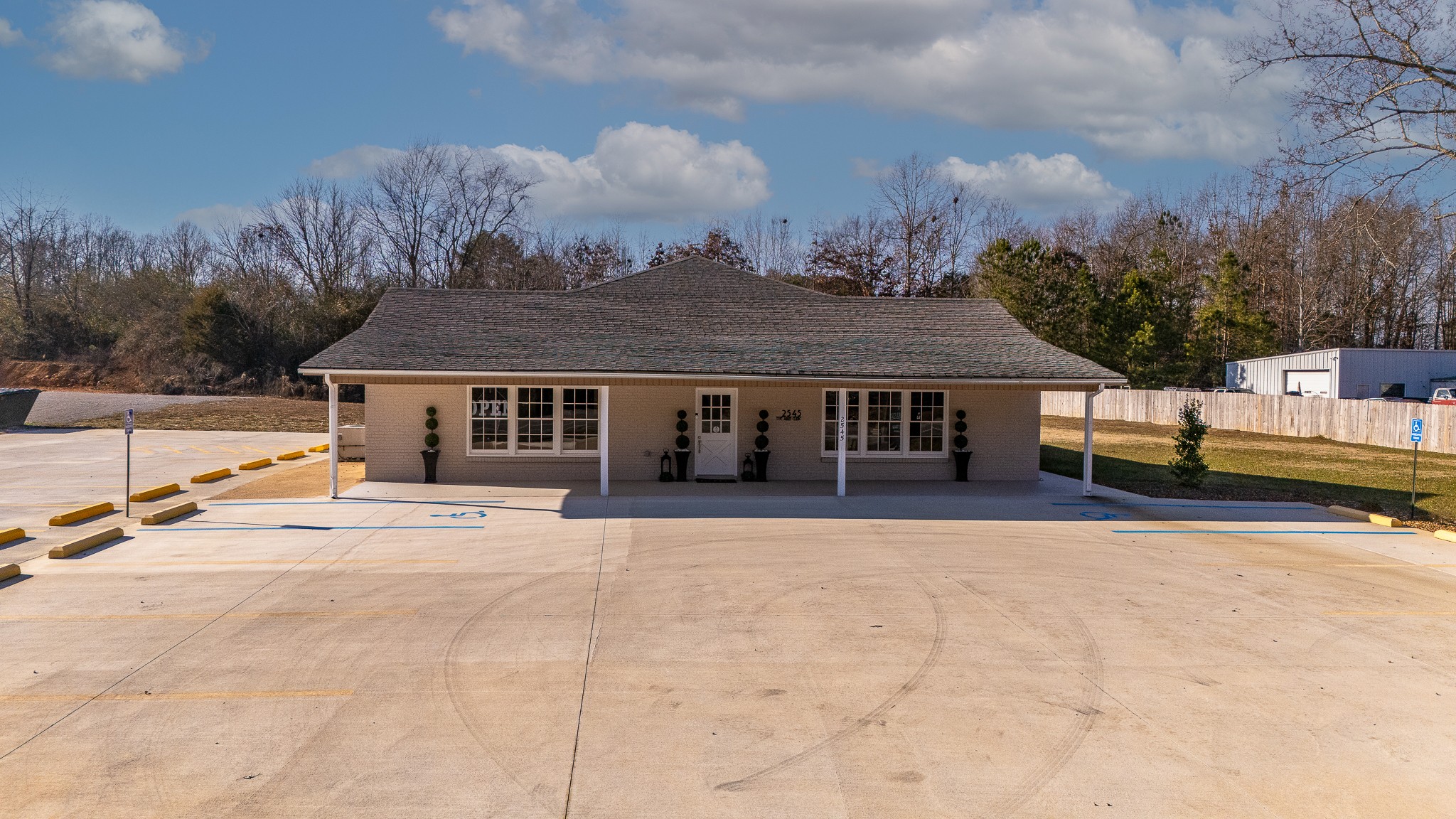2545 Highway 43 Property Photo 2
