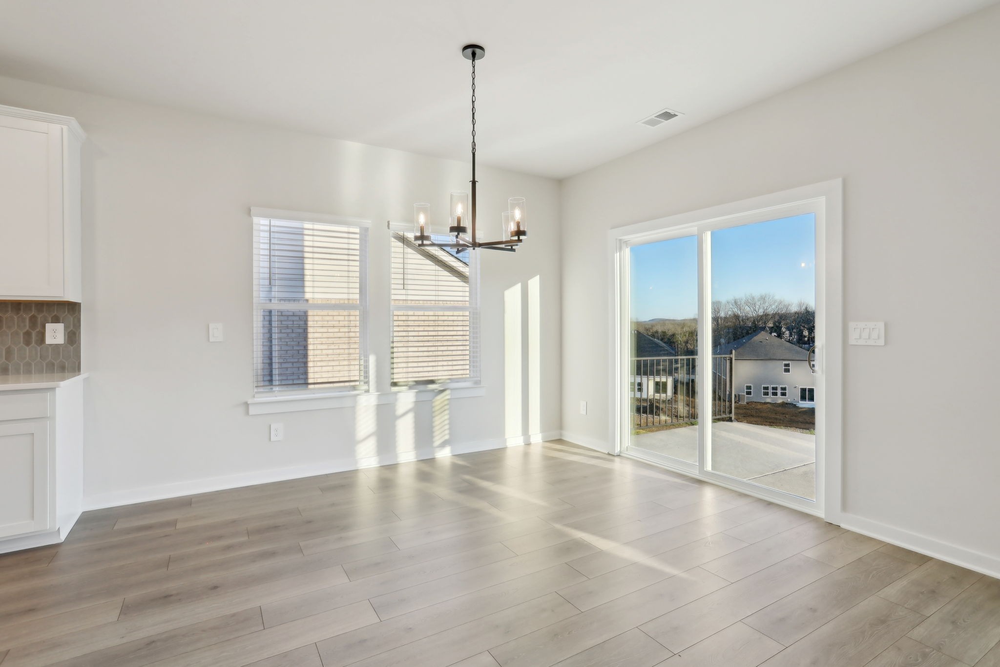4598 Winslet Dr Property Photo 9