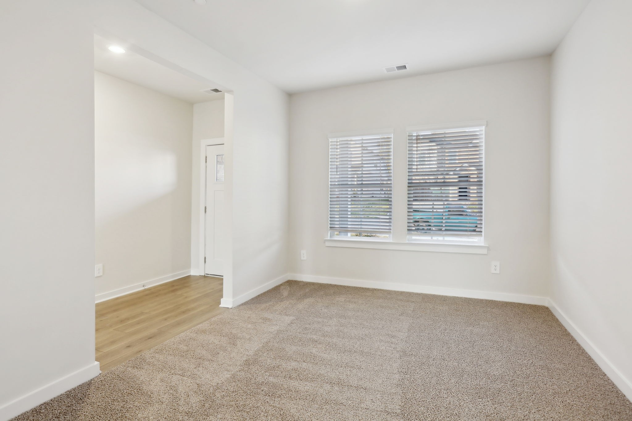 4598 Winslet Dr Property Photo 12