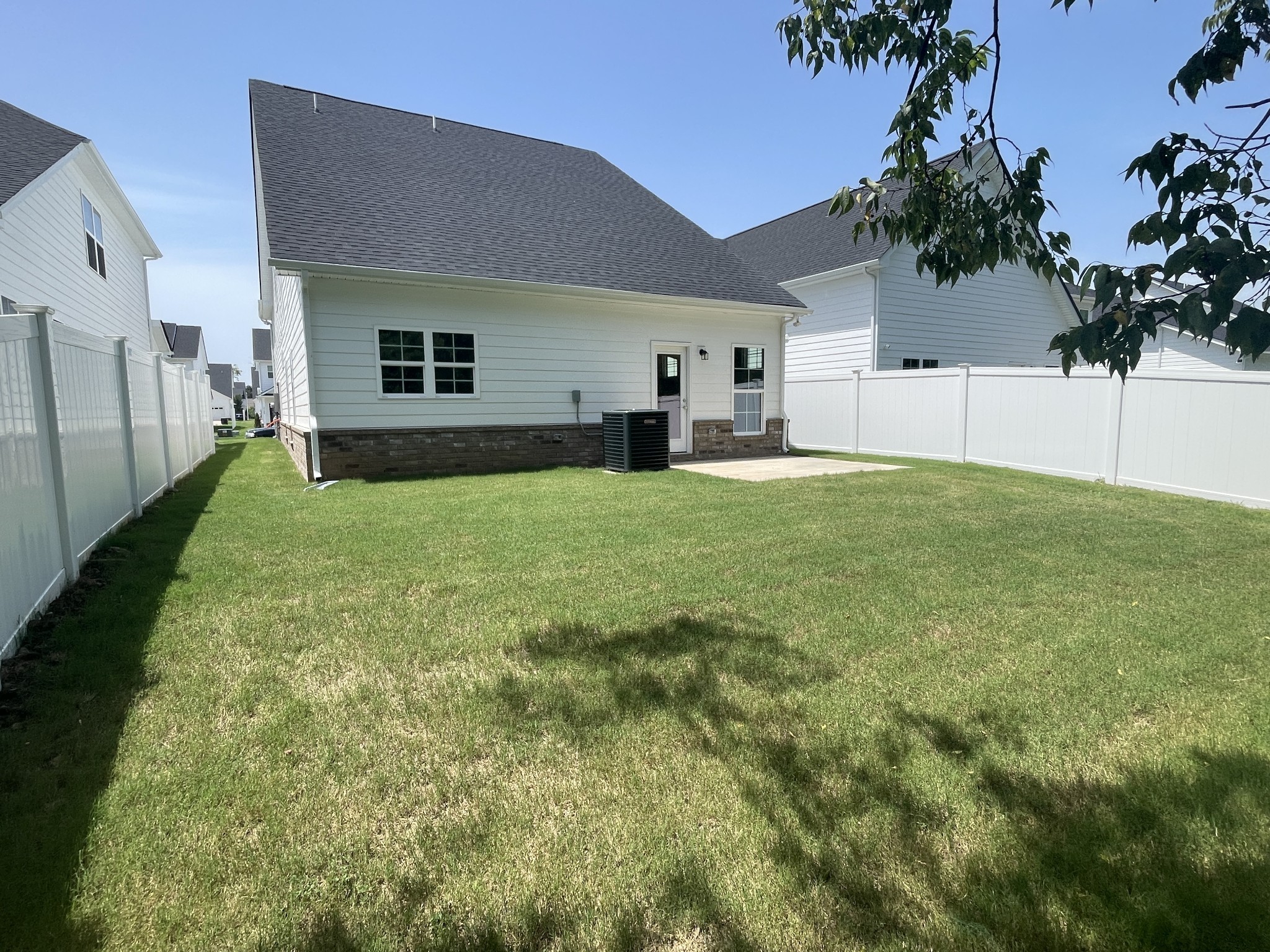 2133 Barringer Ln Property Photo 3