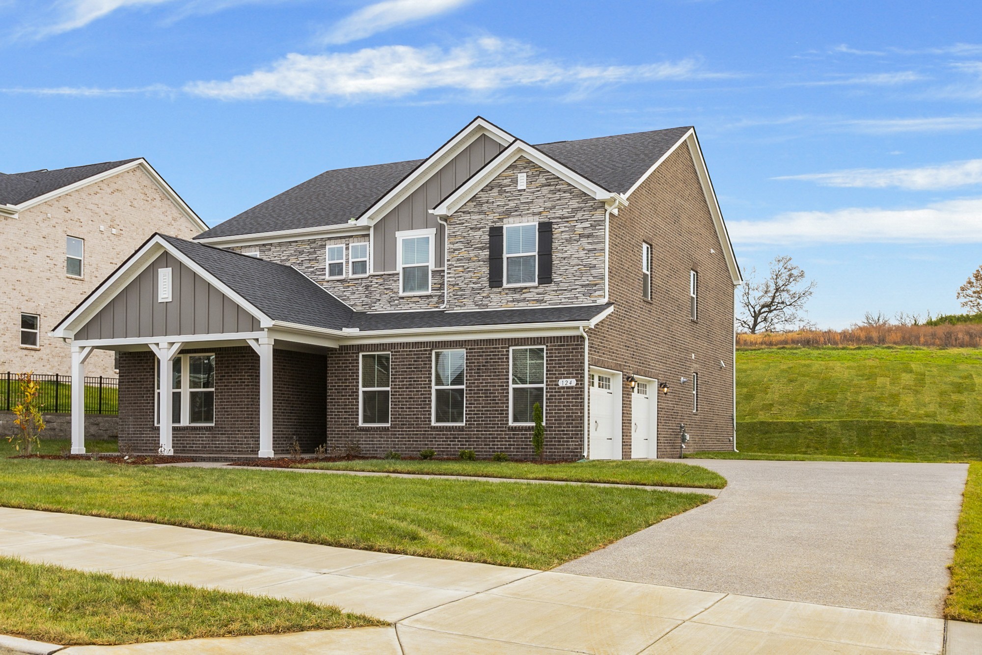 915 Champions Circle Property Photo 2