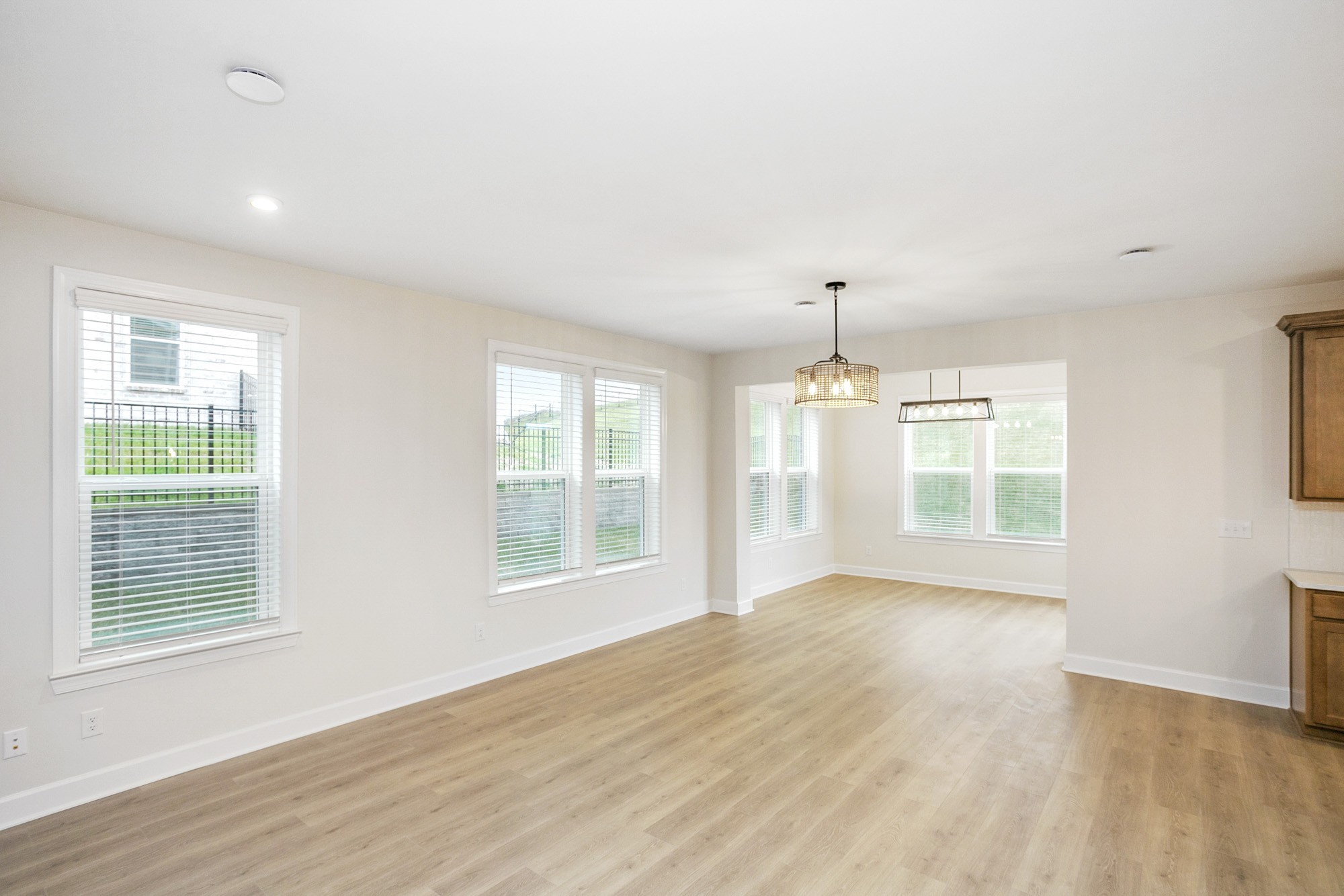 915 Champions Circle Property Photo 5