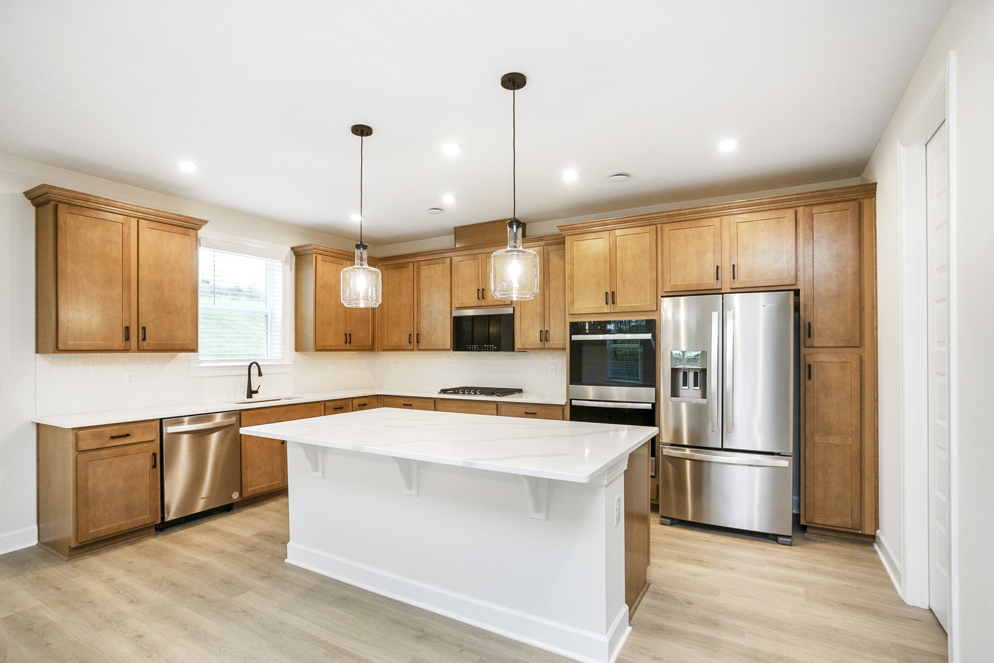 915 Champions Circle Property Photo 7