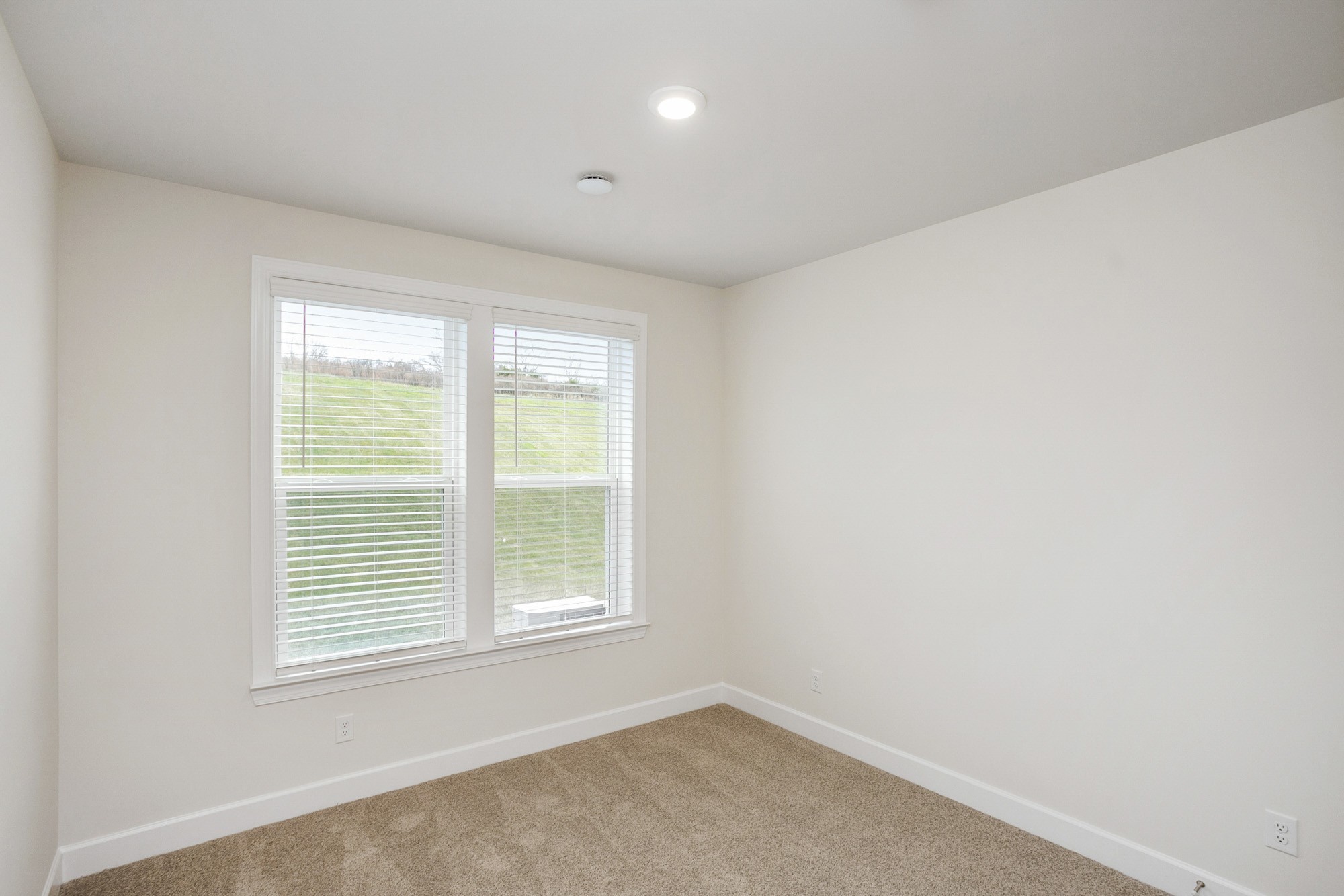 915 Champions Circle Property Photo 12
