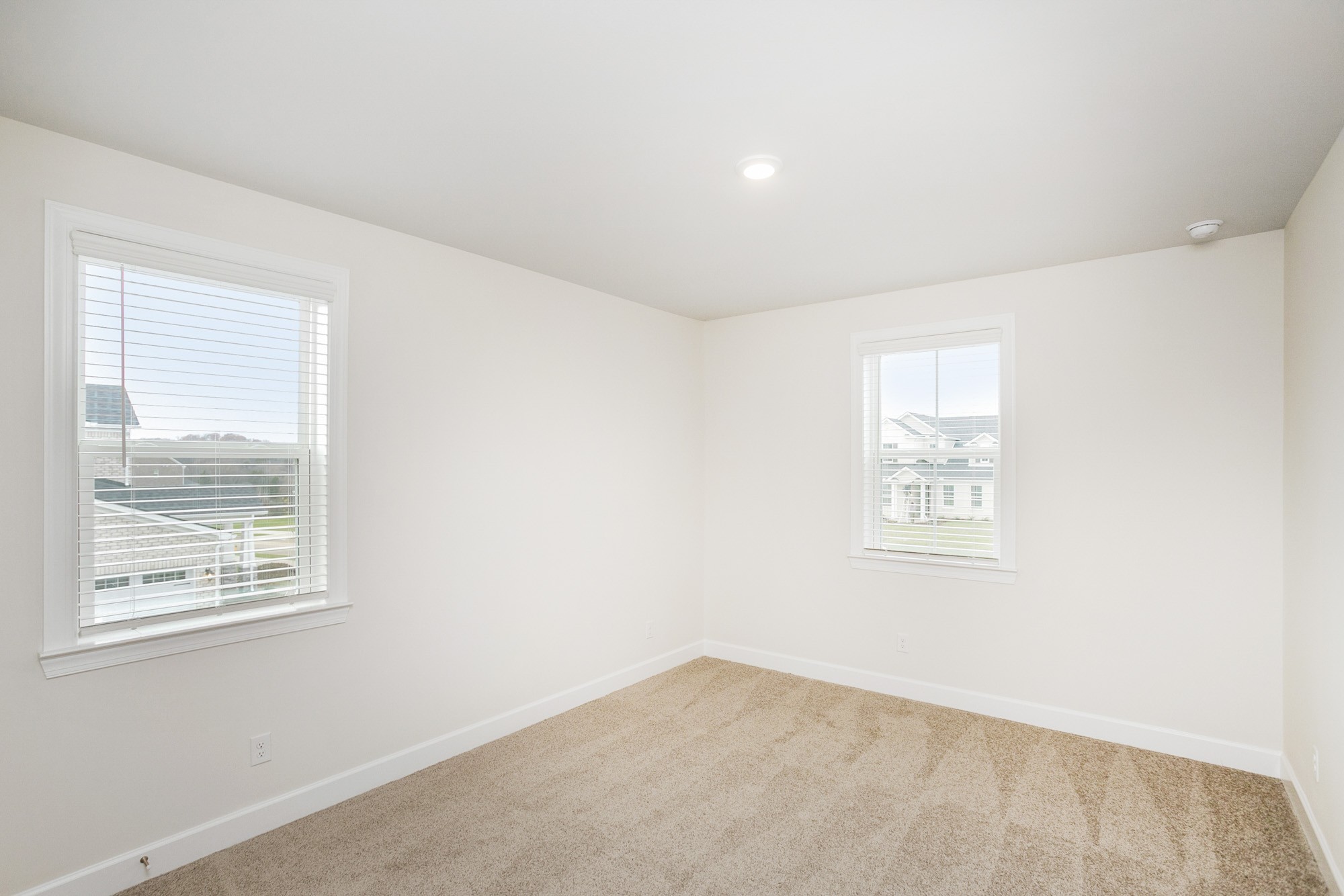 915 Champions Circle Property Photo 23