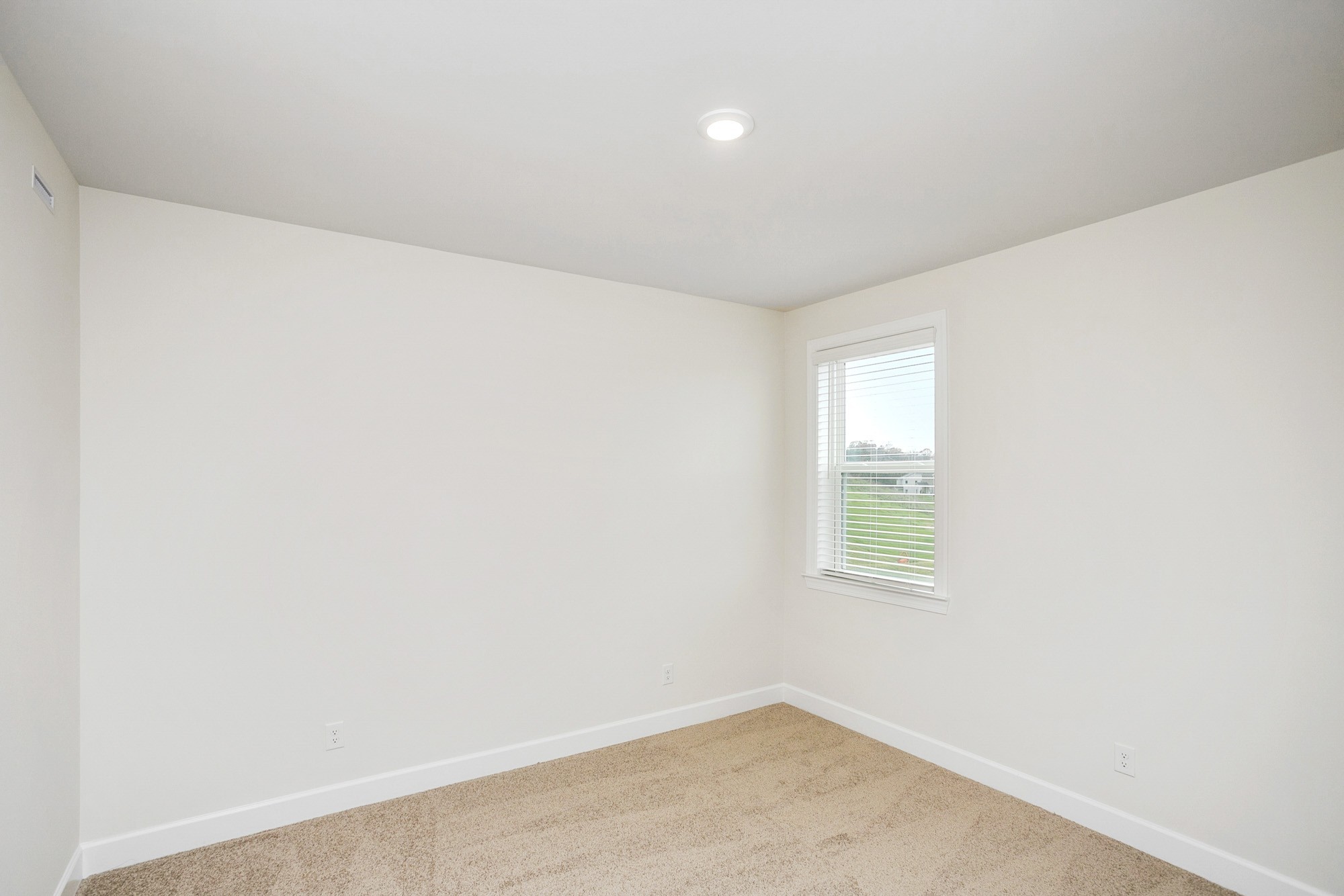 915 Champions Circle Property Photo 24