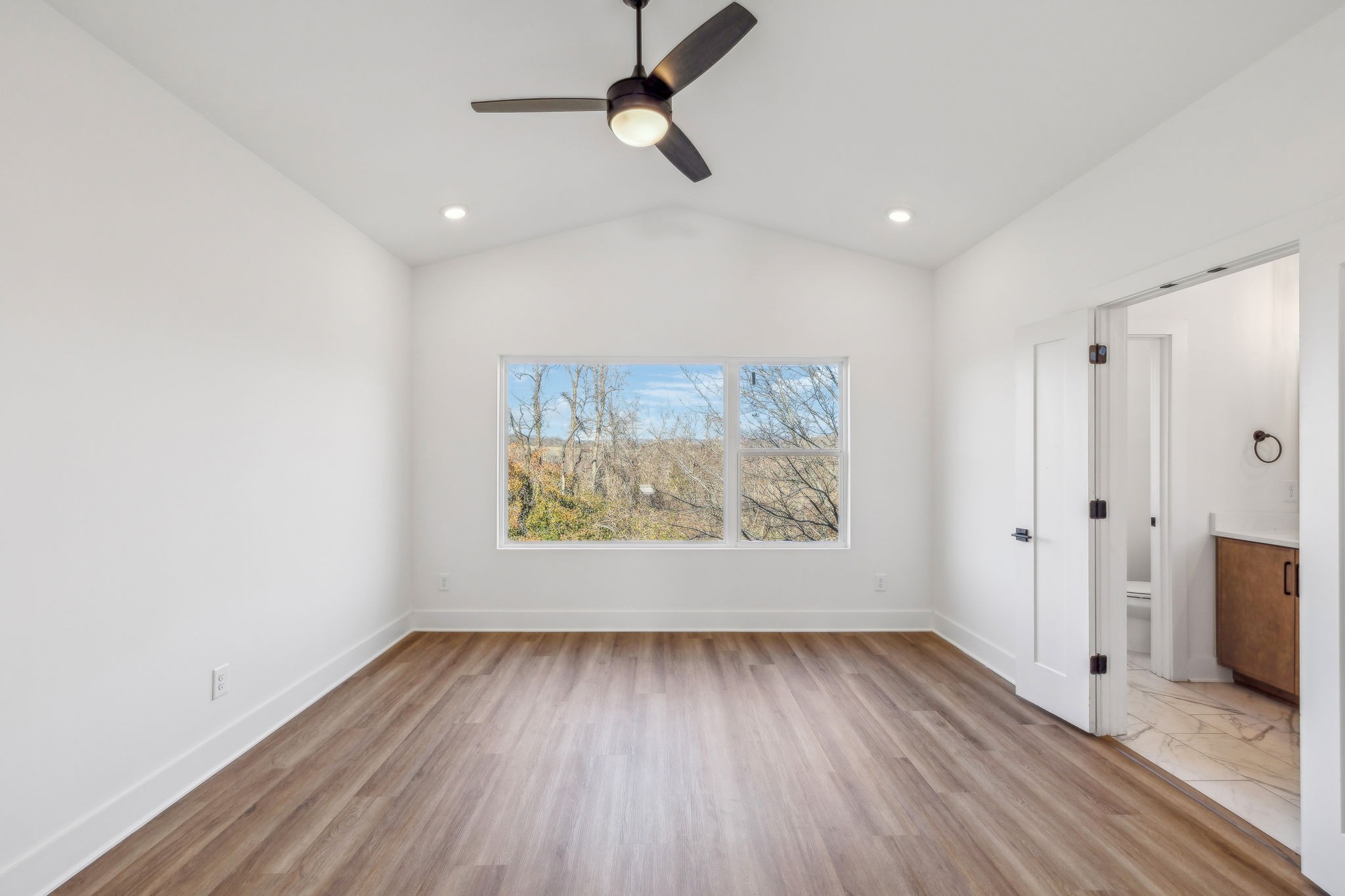 3816 Tigerbelle Dr Property Photo 16
