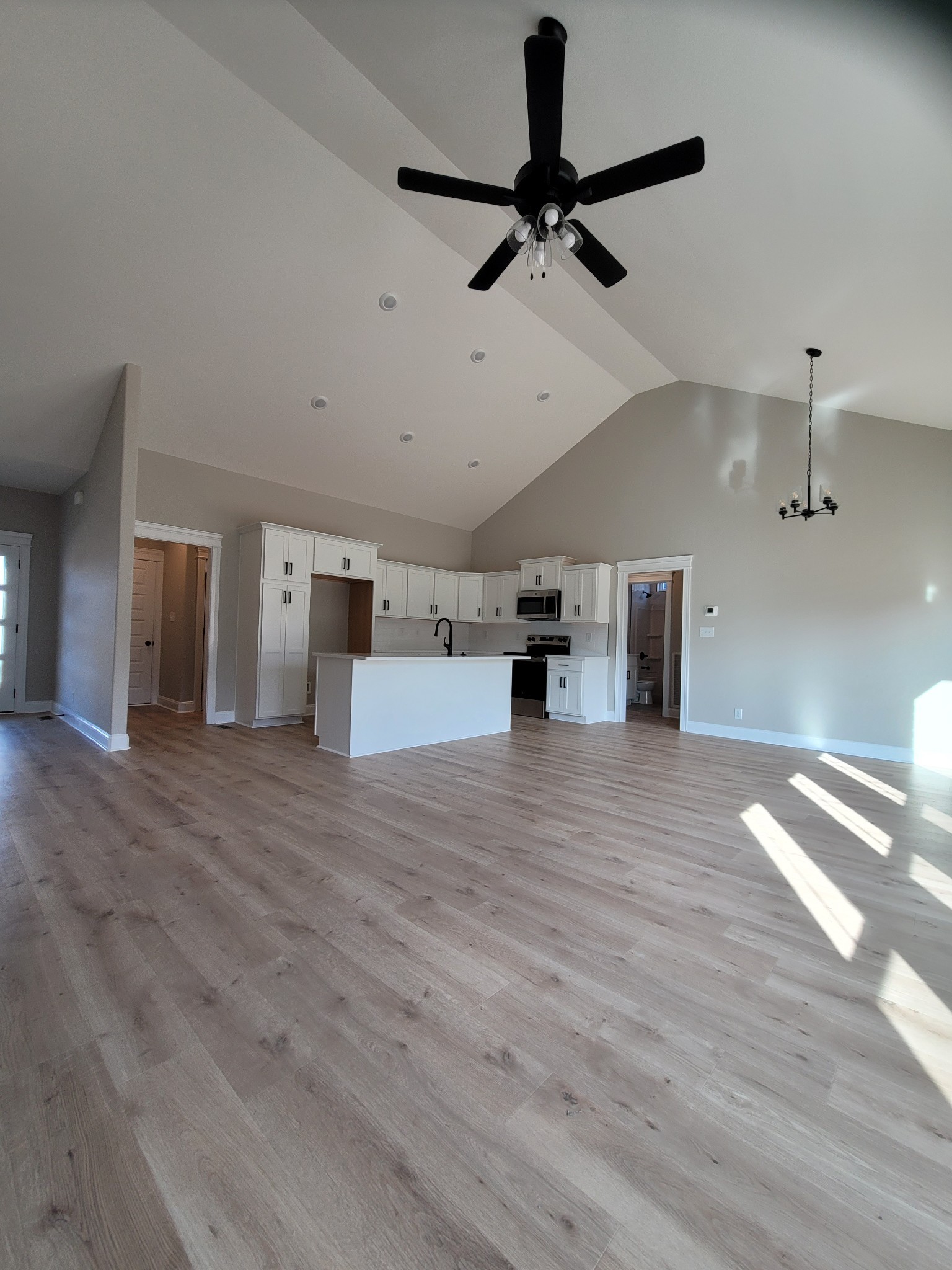541 Foxglove Ln Property Photo 6