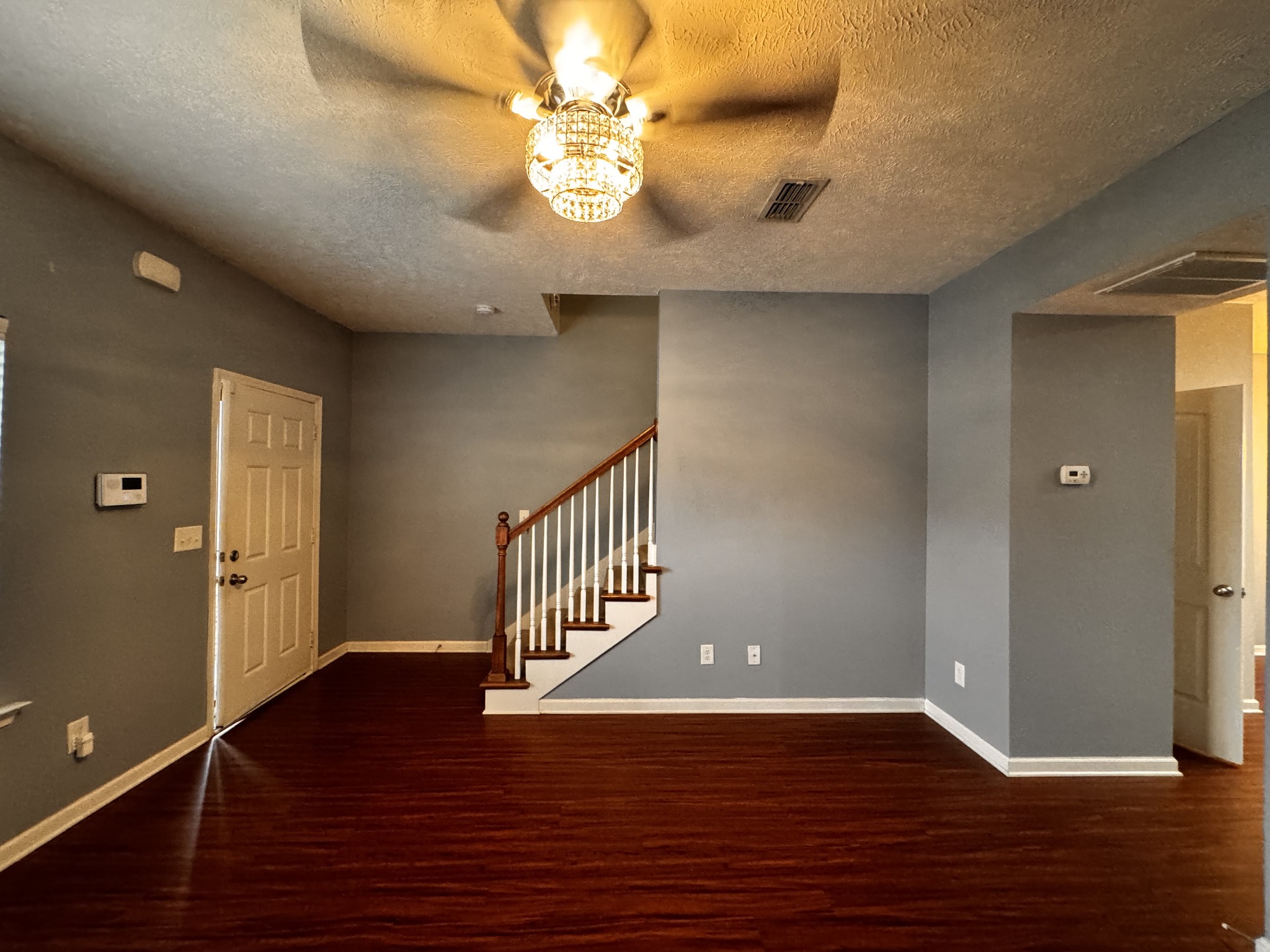 802 Lower Park Pl Property Photo 4