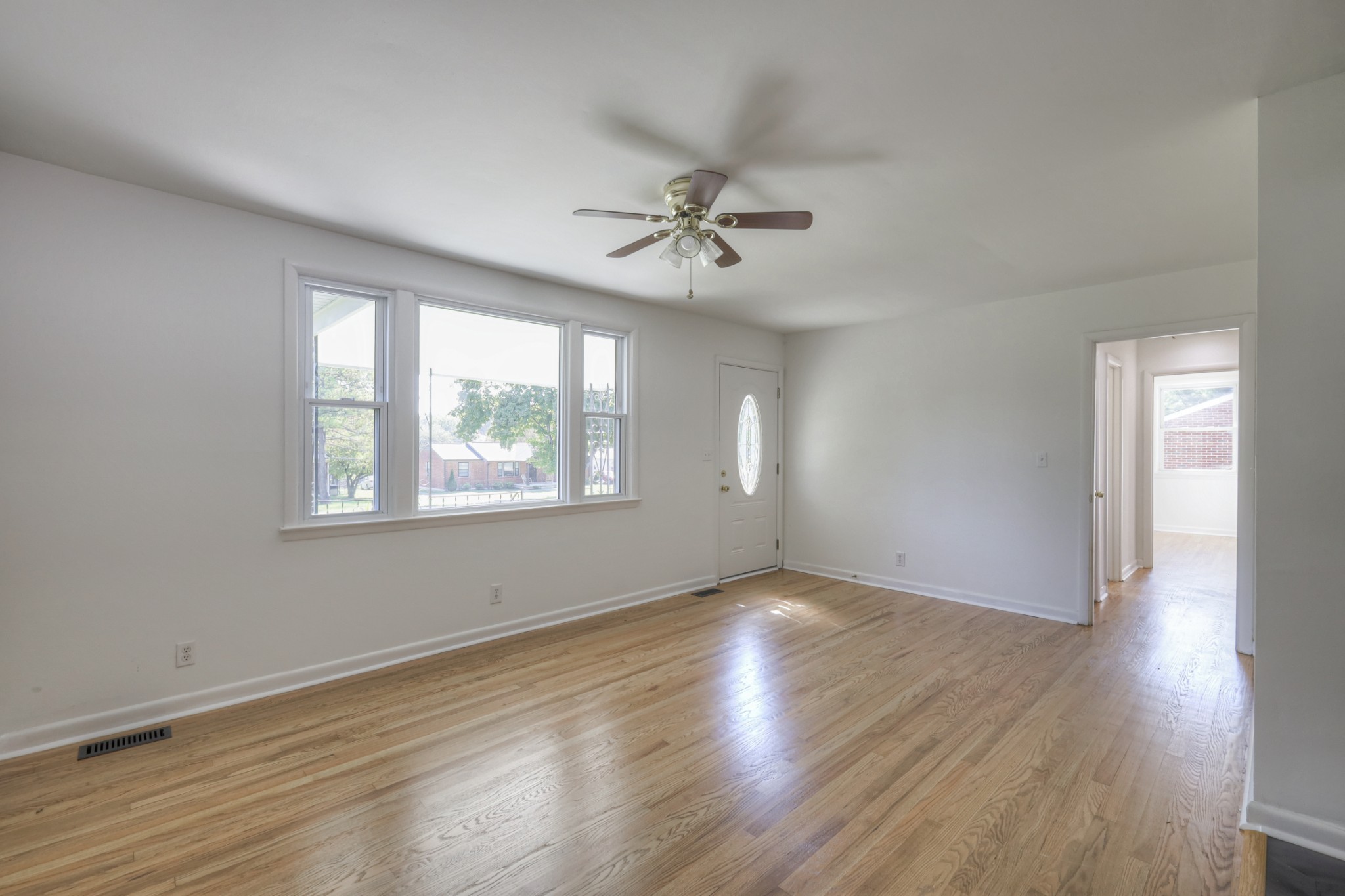 300 Pleasant Dr Property Photo 11