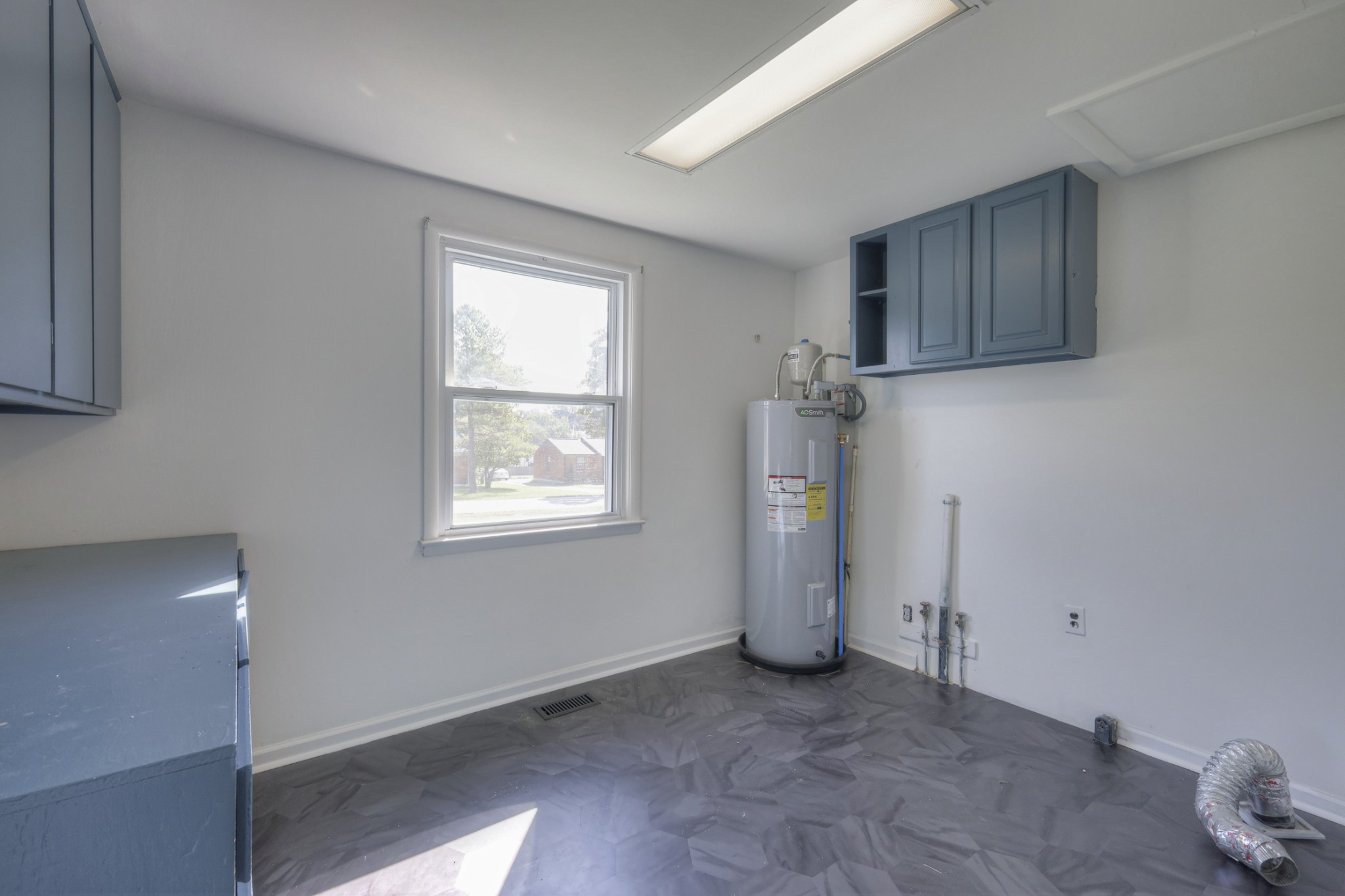300 Pleasant Dr Property Photo 17