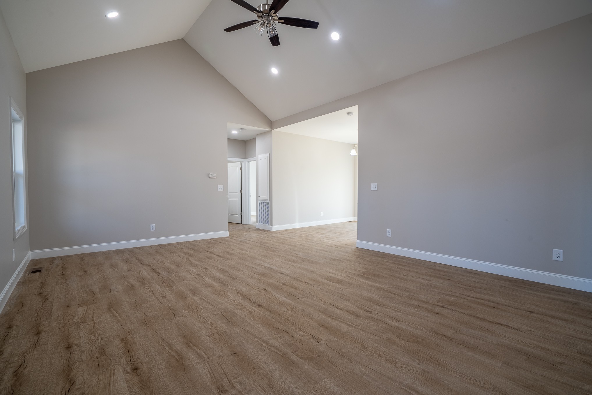 32 Periwinkle Ln Property Photo 9