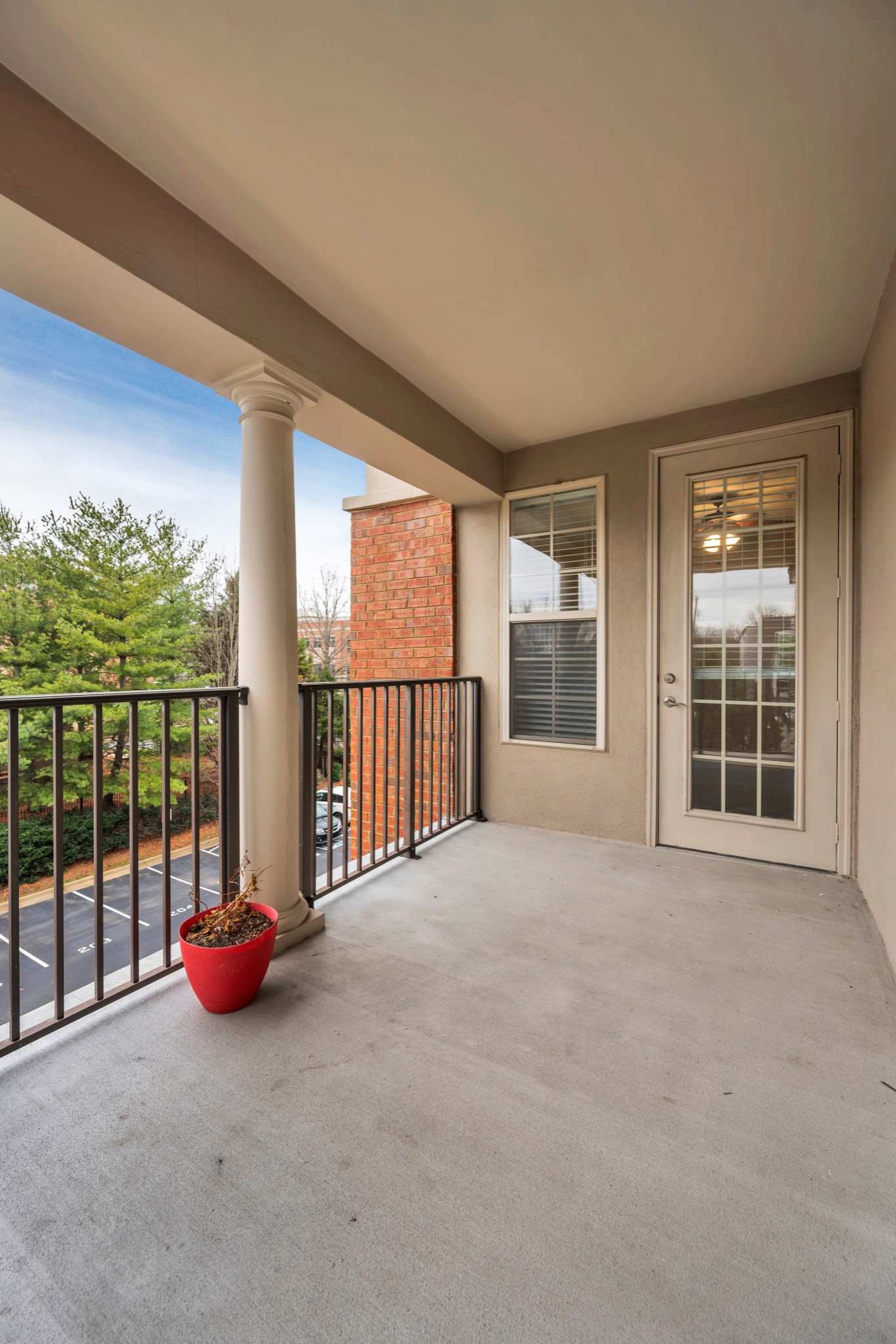305 Seven Springs Way Property Photo 13