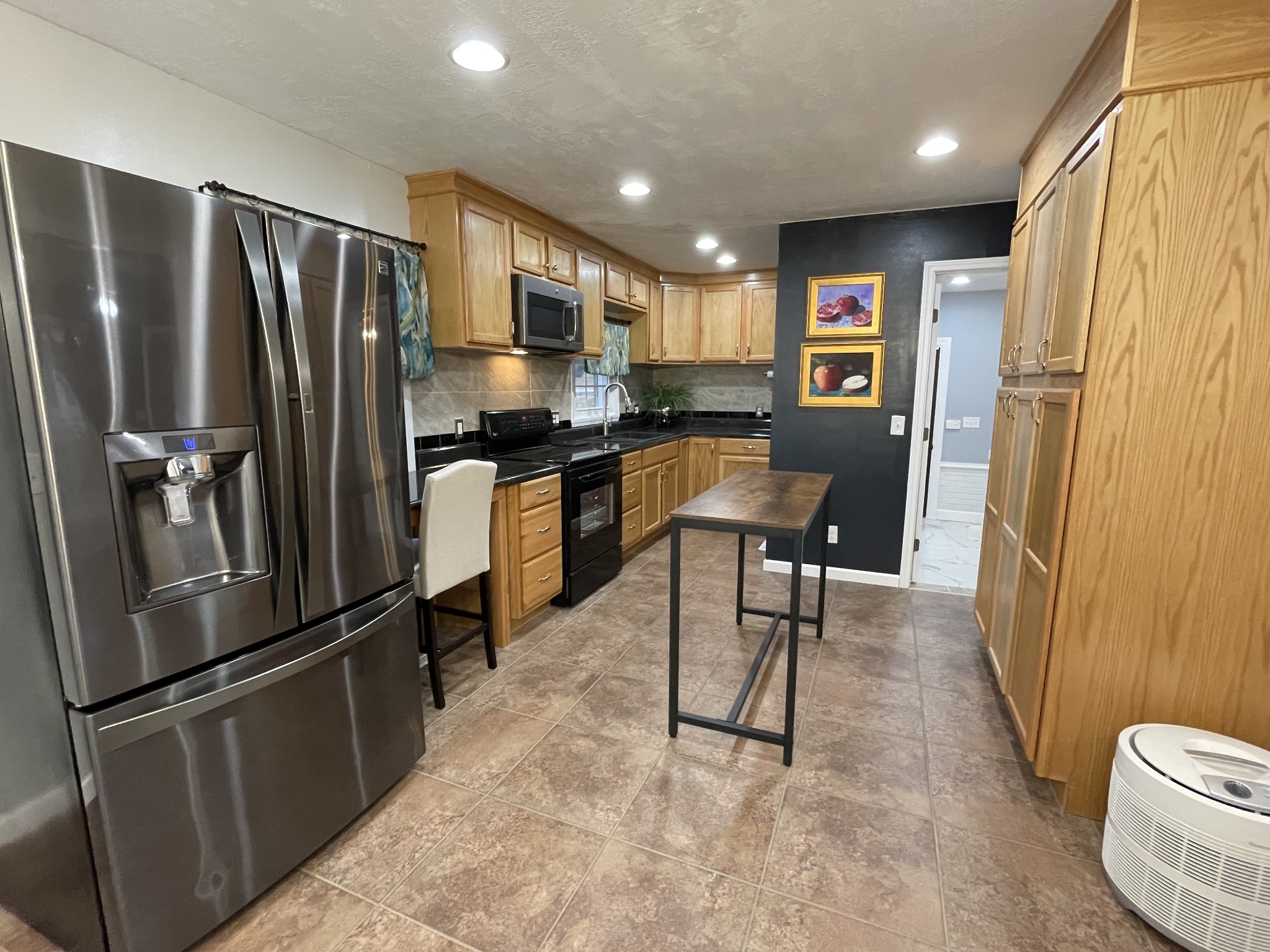 1023 Lone Oak Rd Property Photo 5