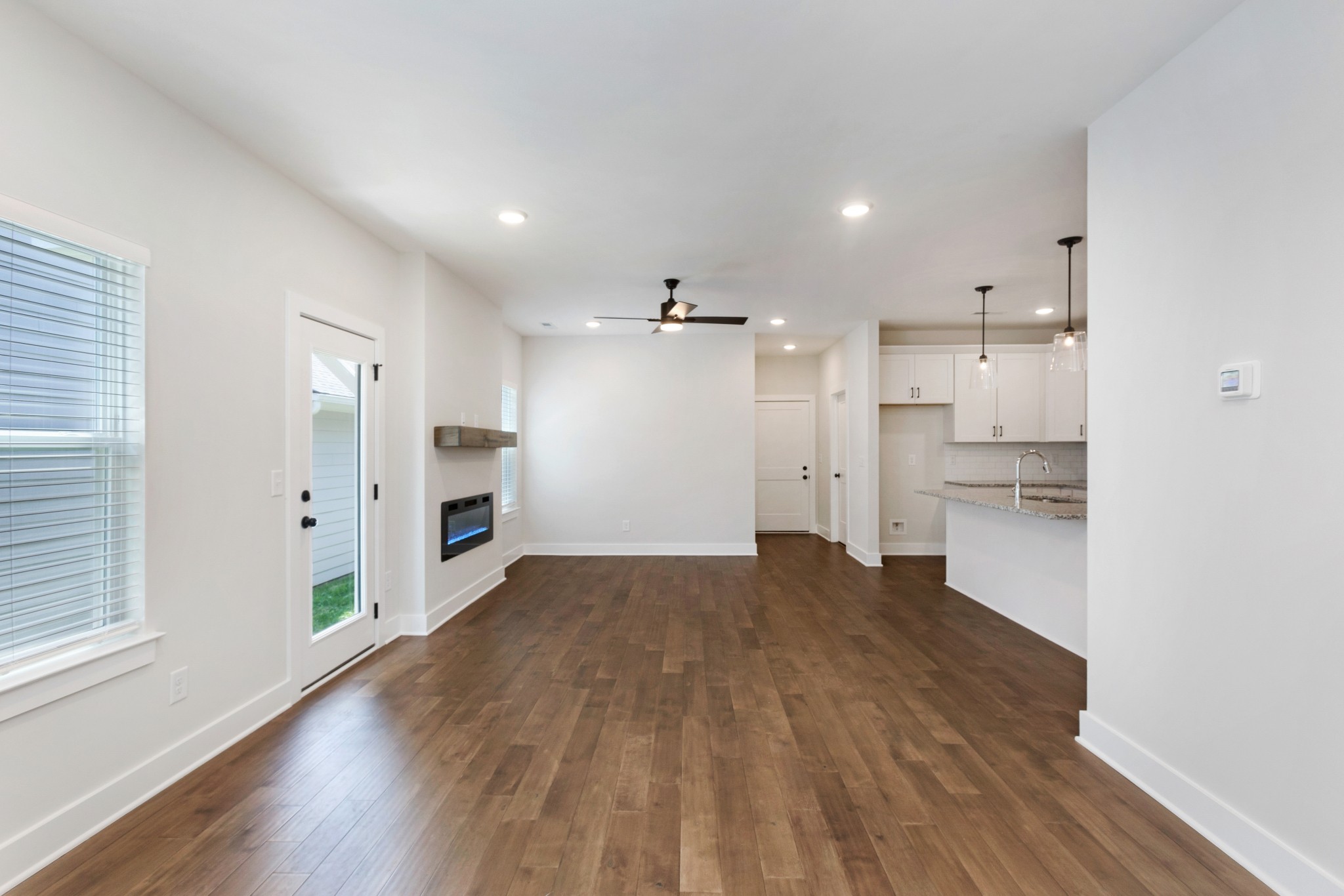 304 Jasmine Park Property Photo 6