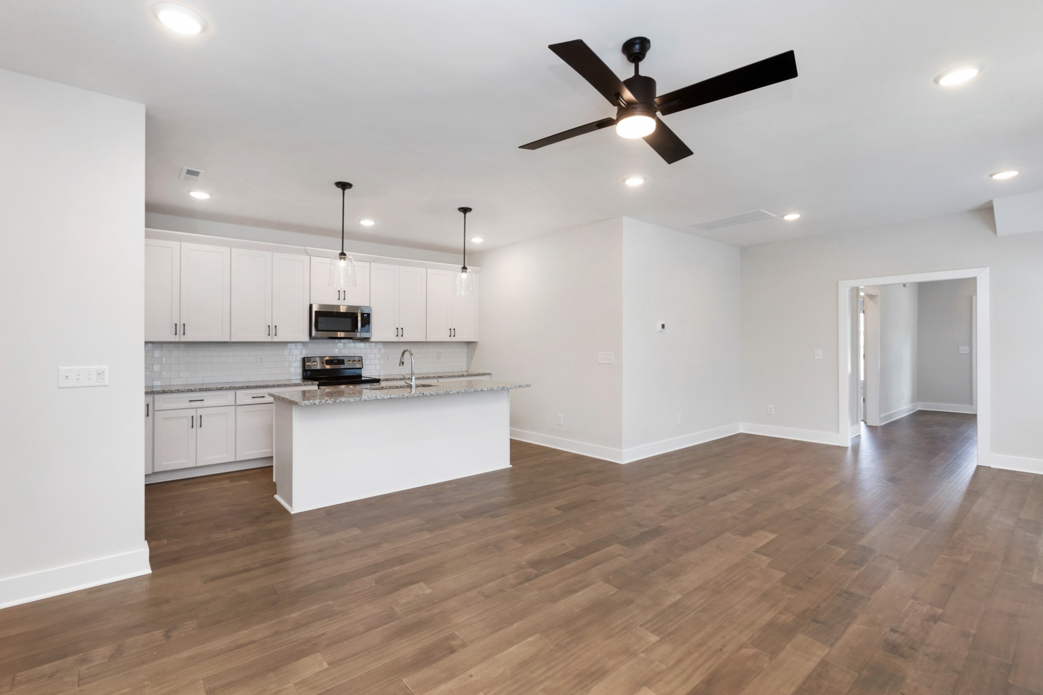 304 Jasmine Park Property Photo 8