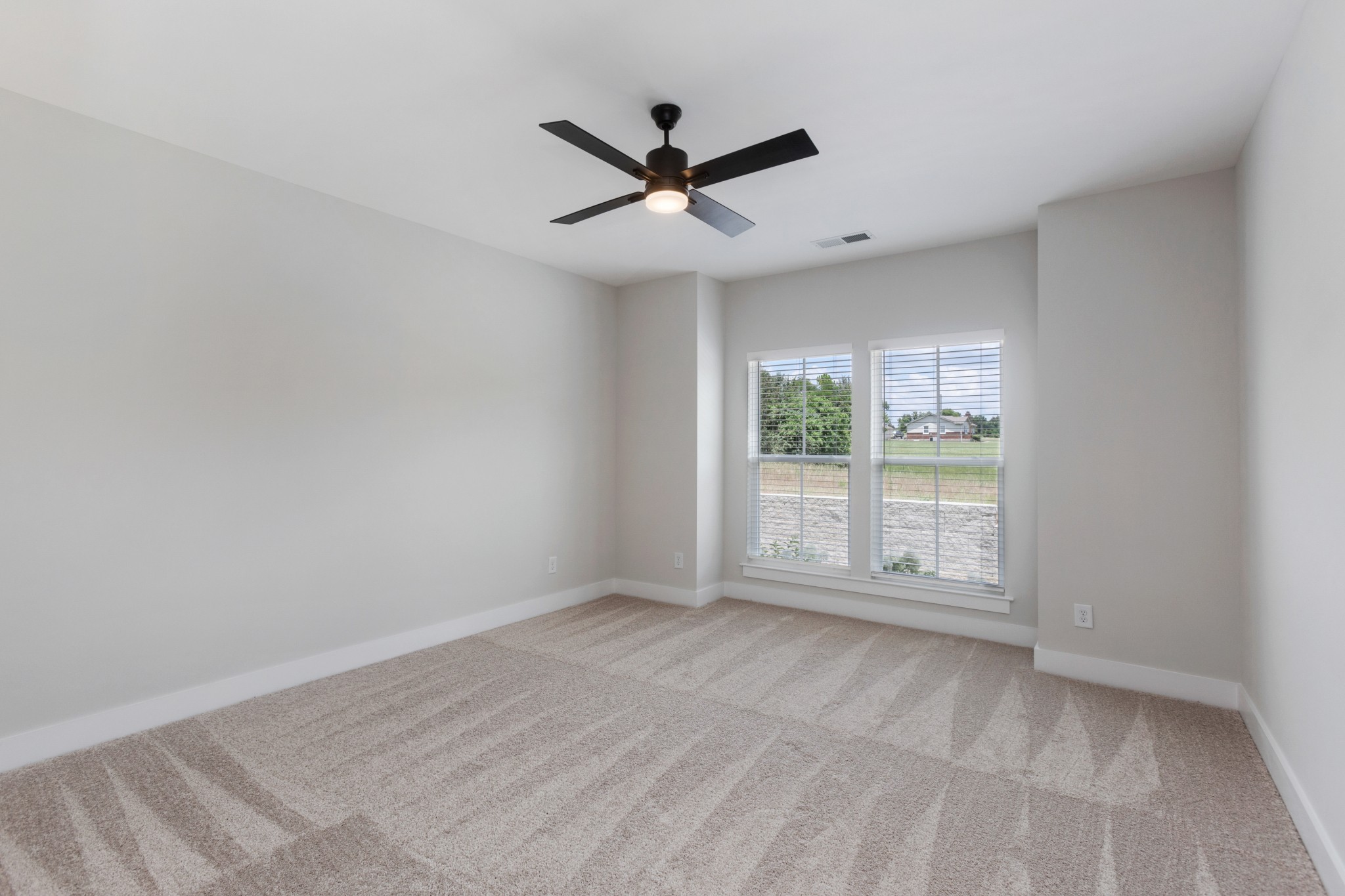 304 Jasmine Park Property Photo 15