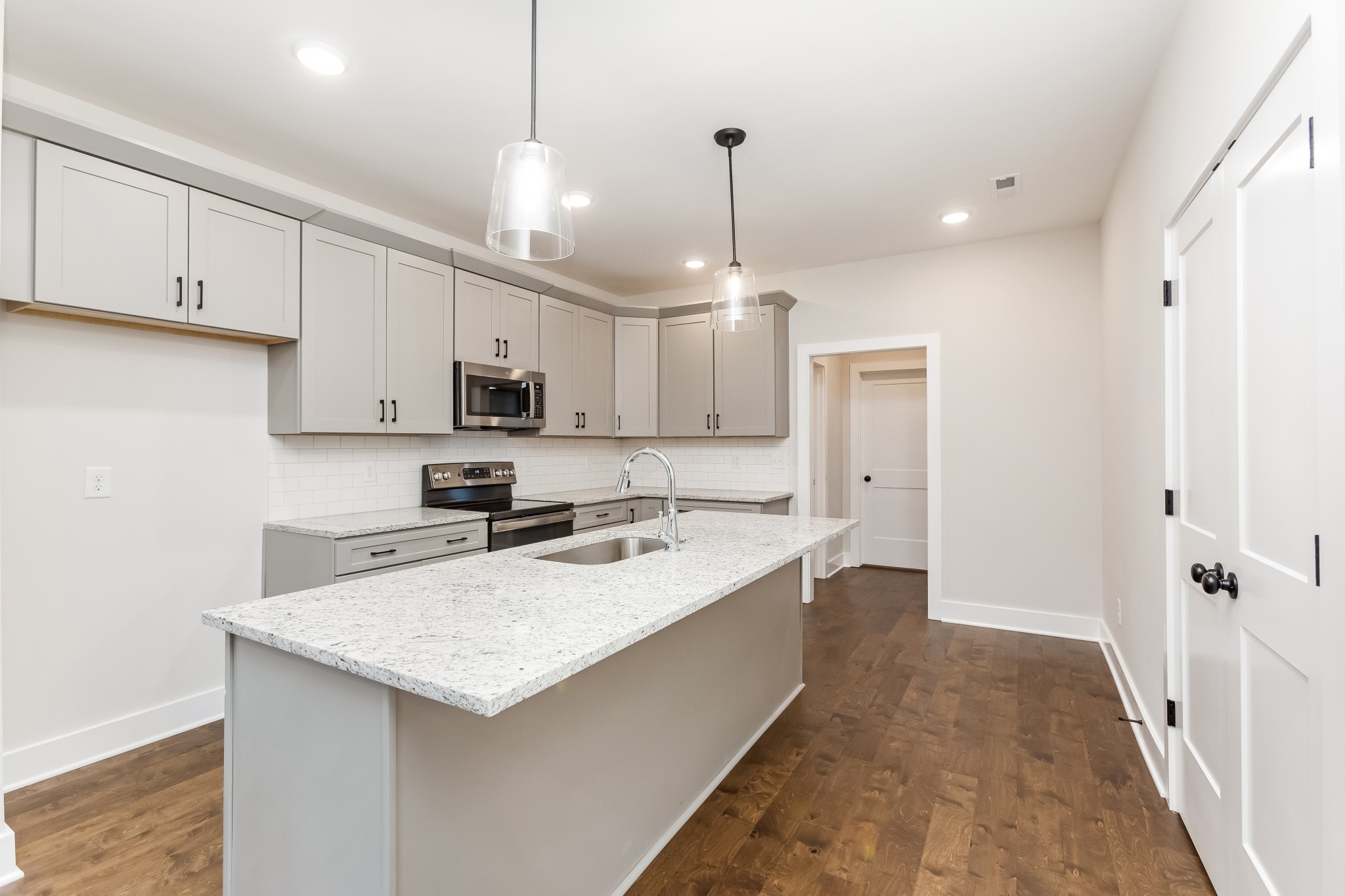 308 Jasmine Park Property Photo 34
