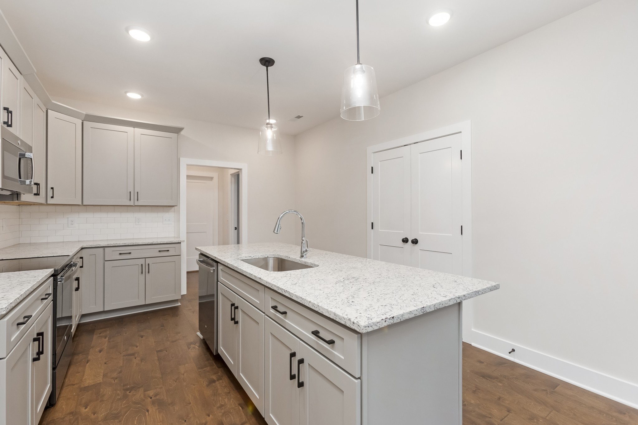 308 Jasmine Park Property Photo 35