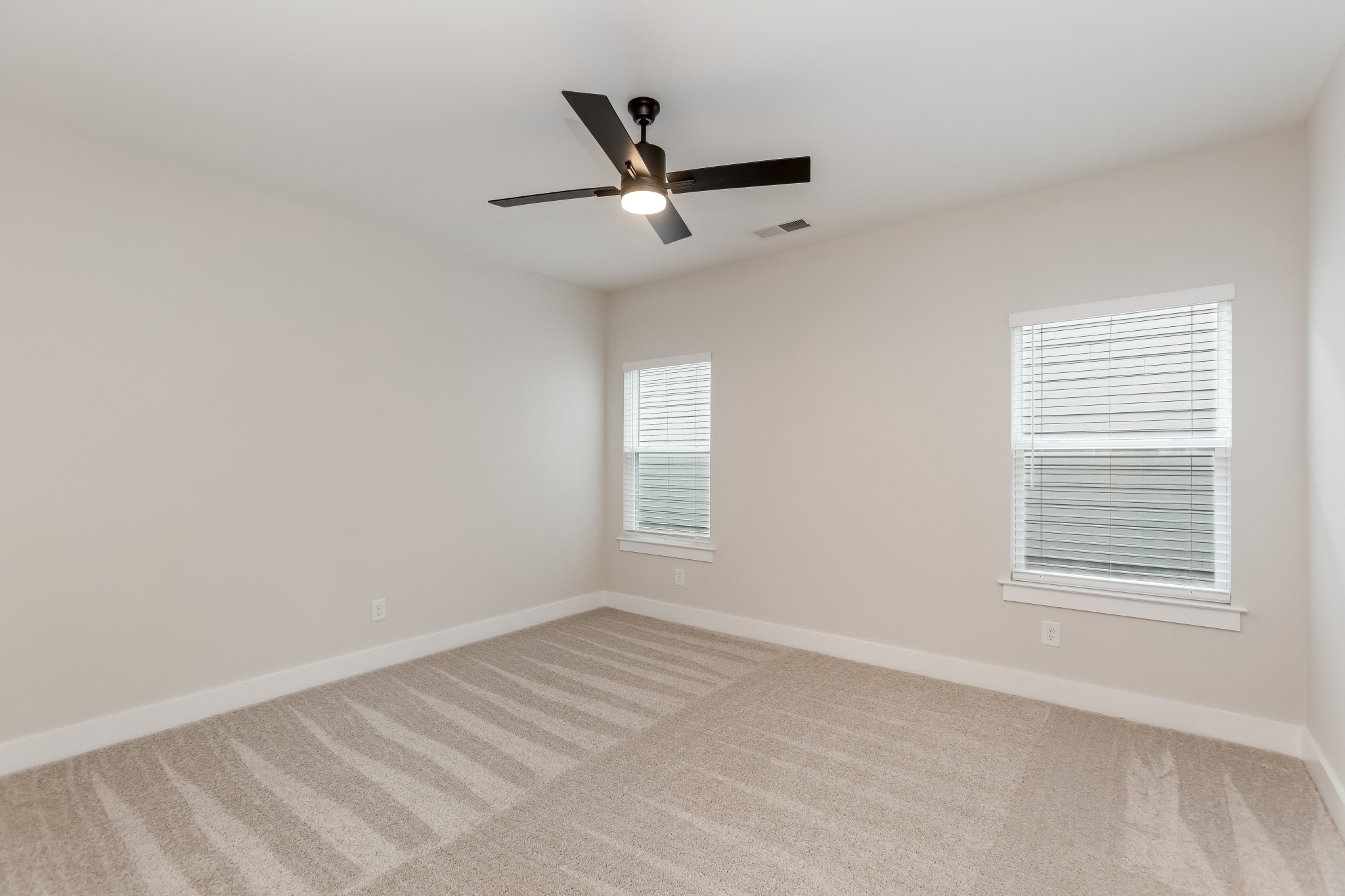 308 Jasmine Park Property Photo 38
