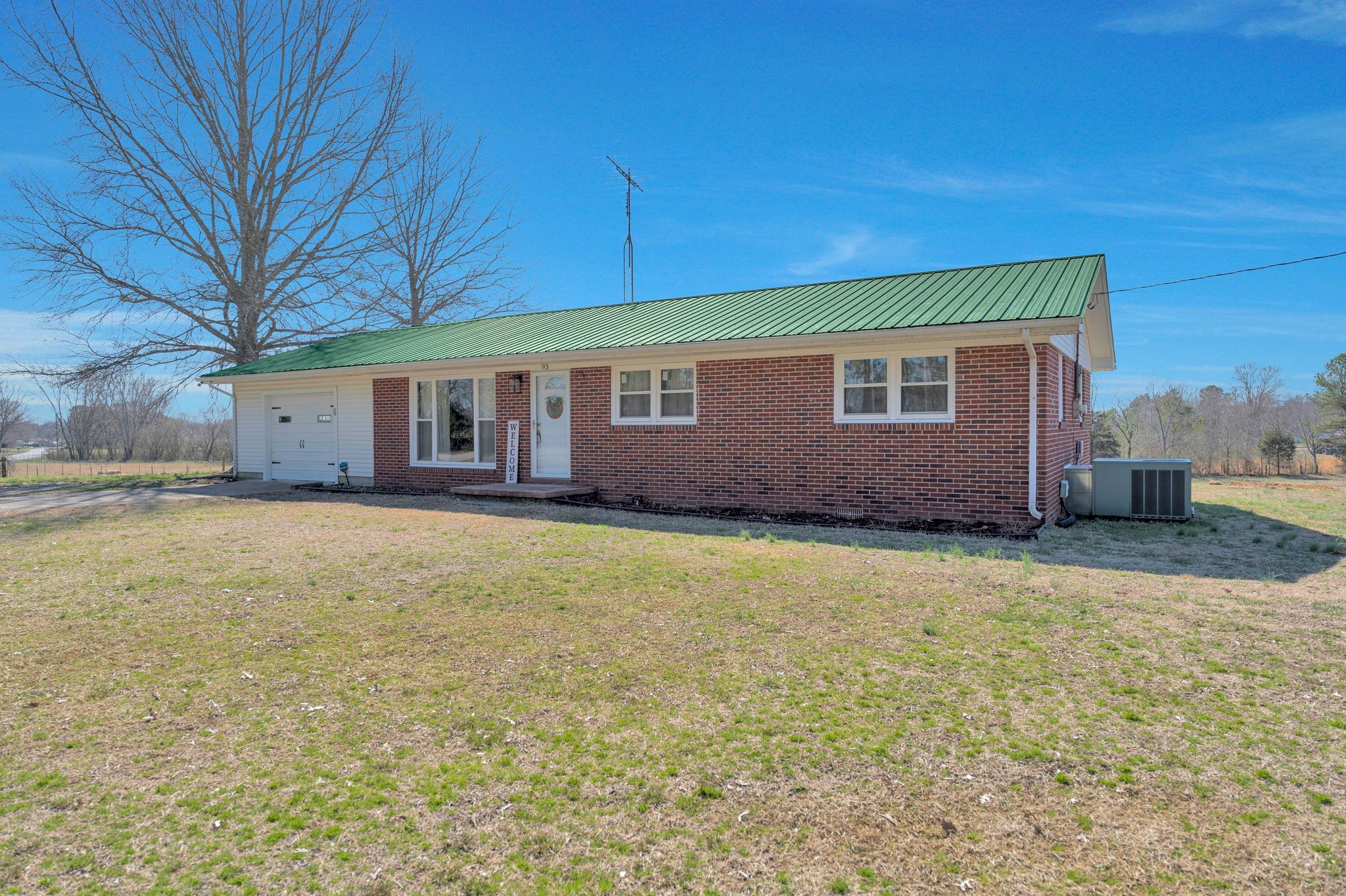 93 Evans Rd Property Photo