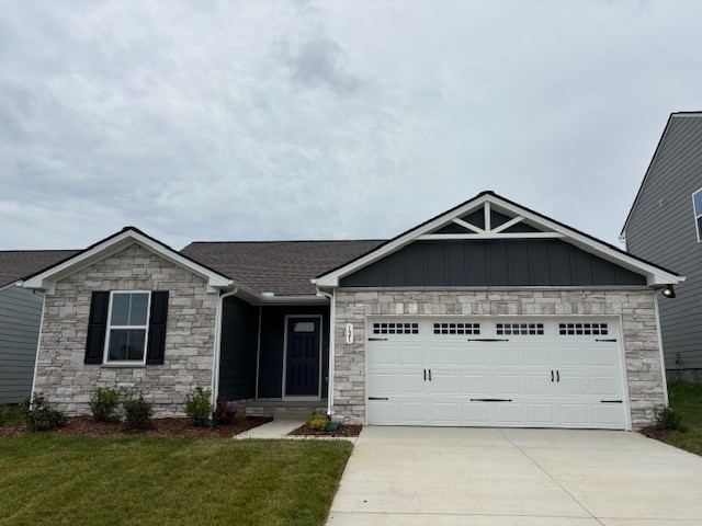 121 Walden Way Property Photo 1