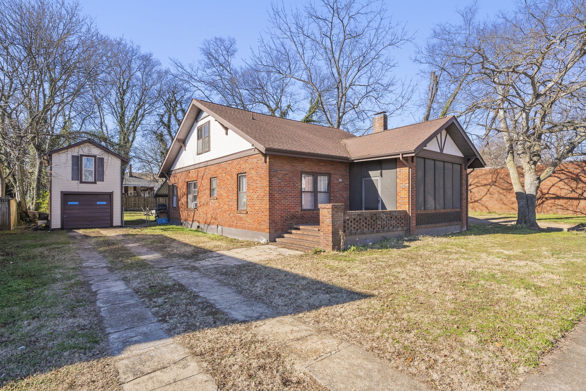 211 N Jefferson St Property Photo 1