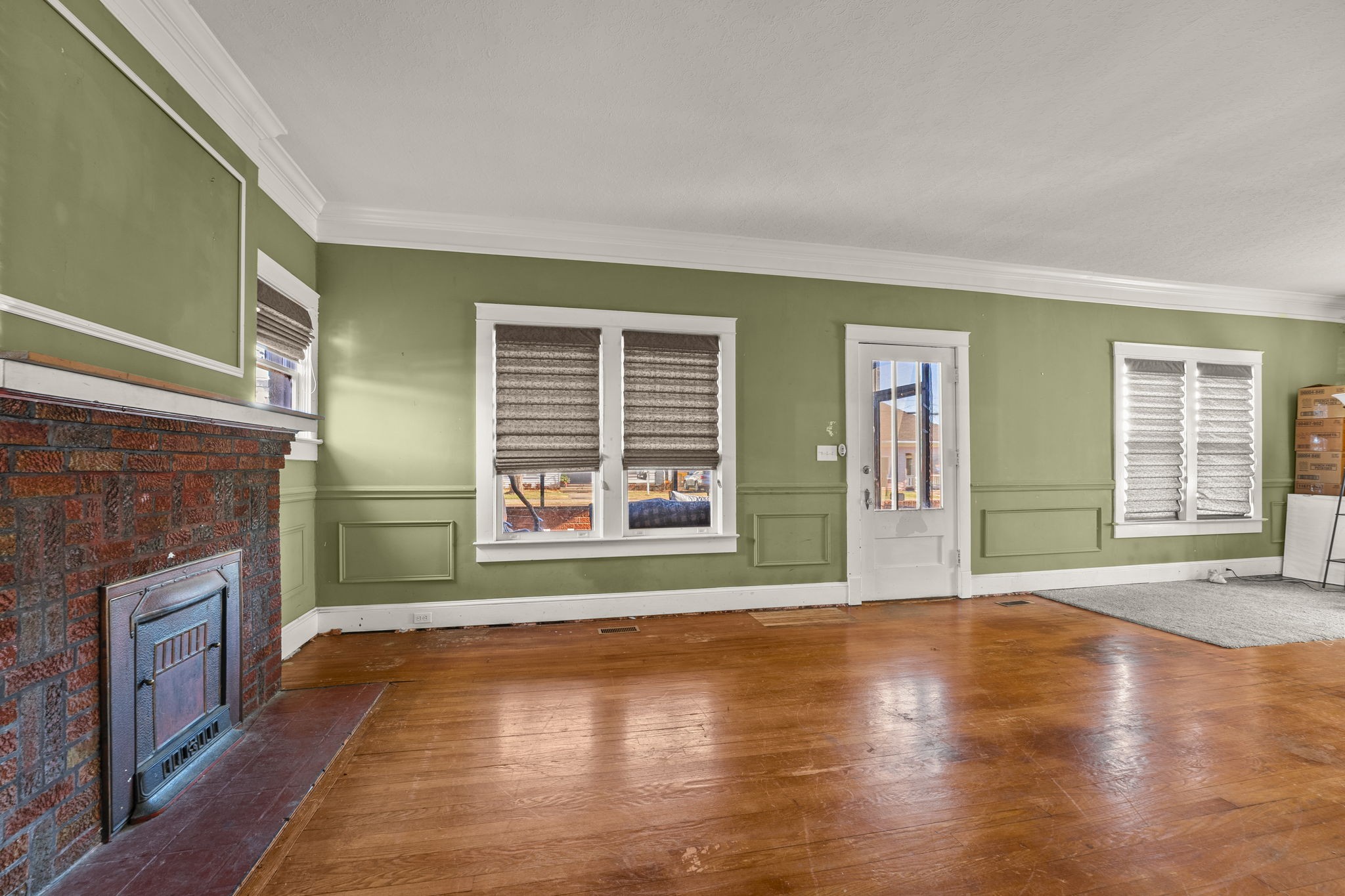 211 N Jefferson St Property Photo 4