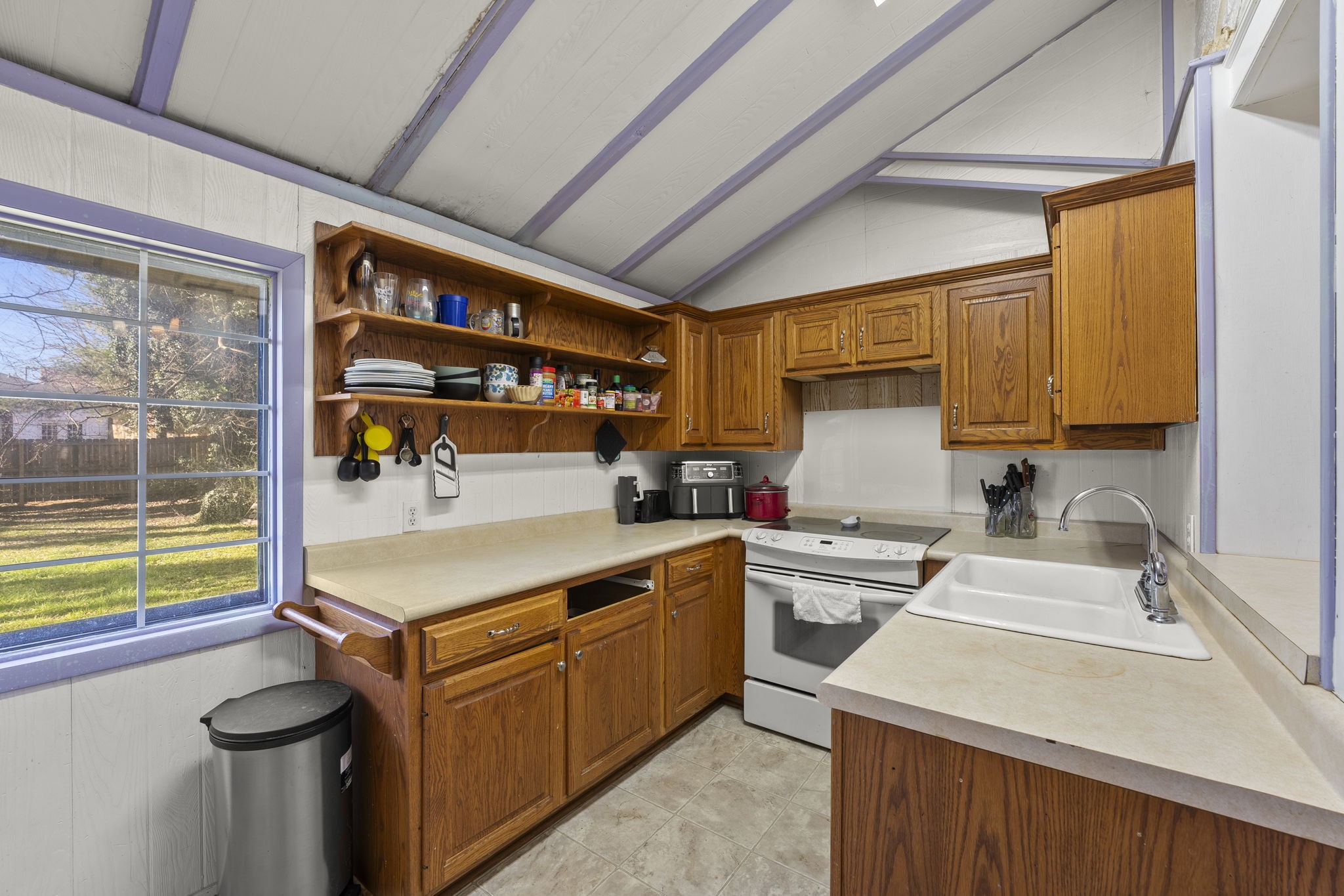 211 N Jefferson St Property Photo 9