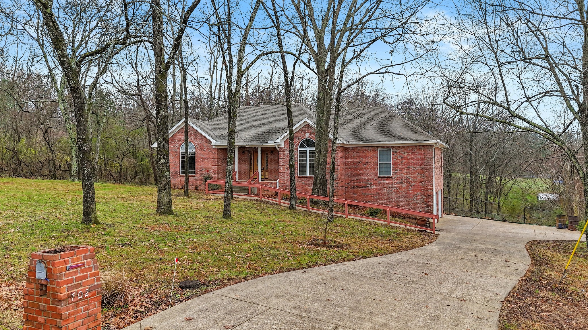702 Hillside Dr Property Photo 1