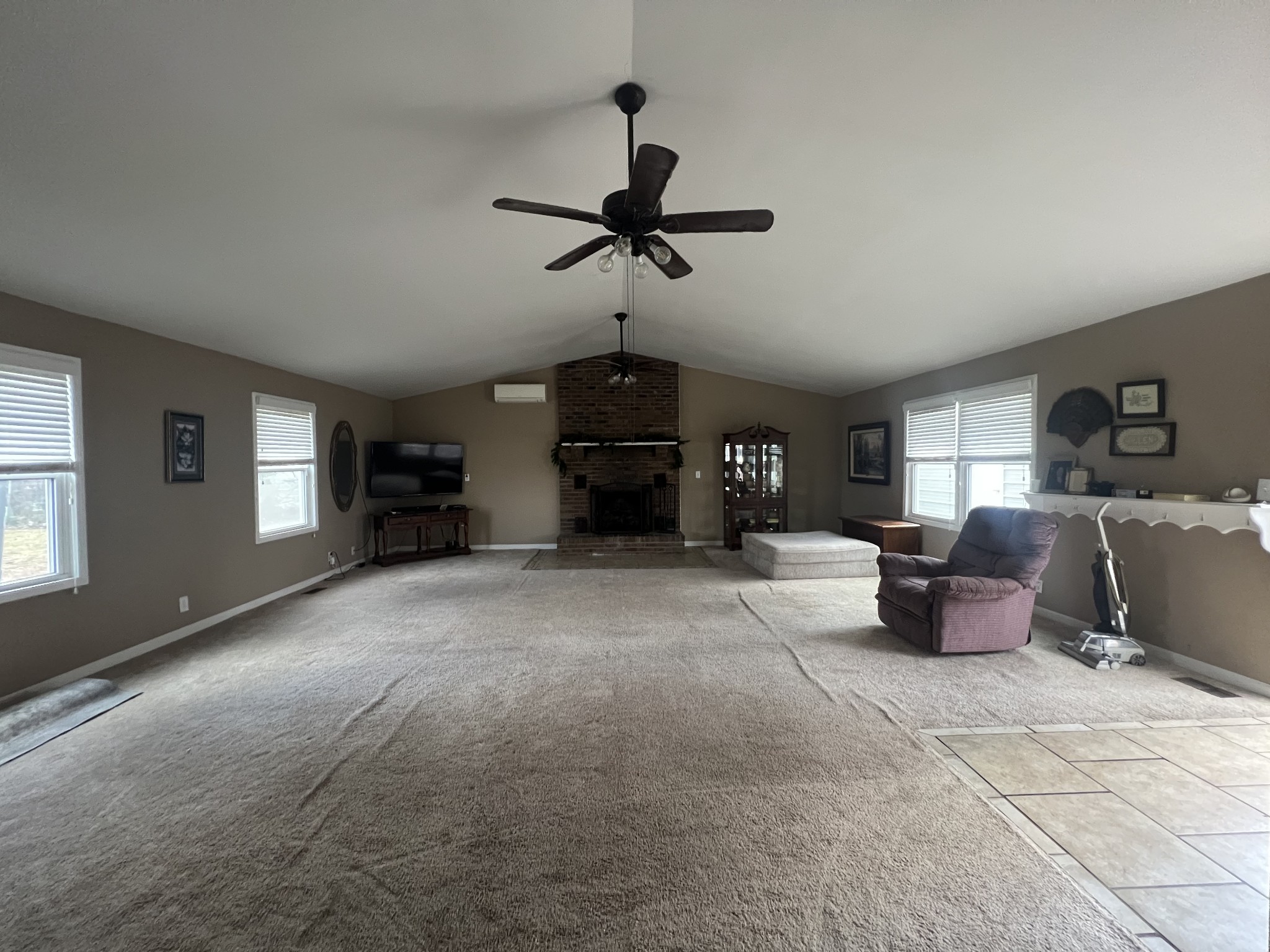2523 Timberwood Dr Property Photo 4