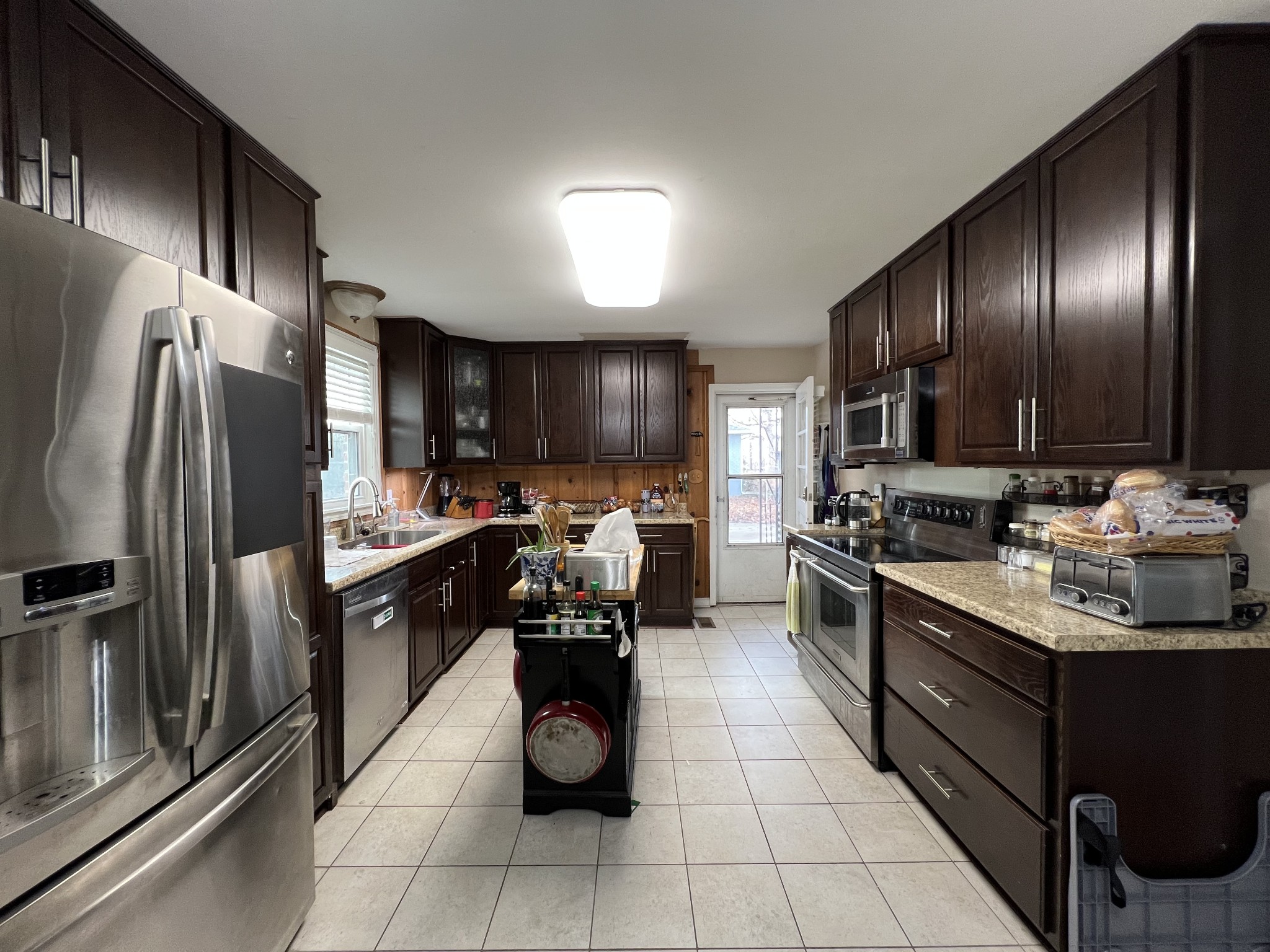 2523 Timberwood Dr Property Photo 9