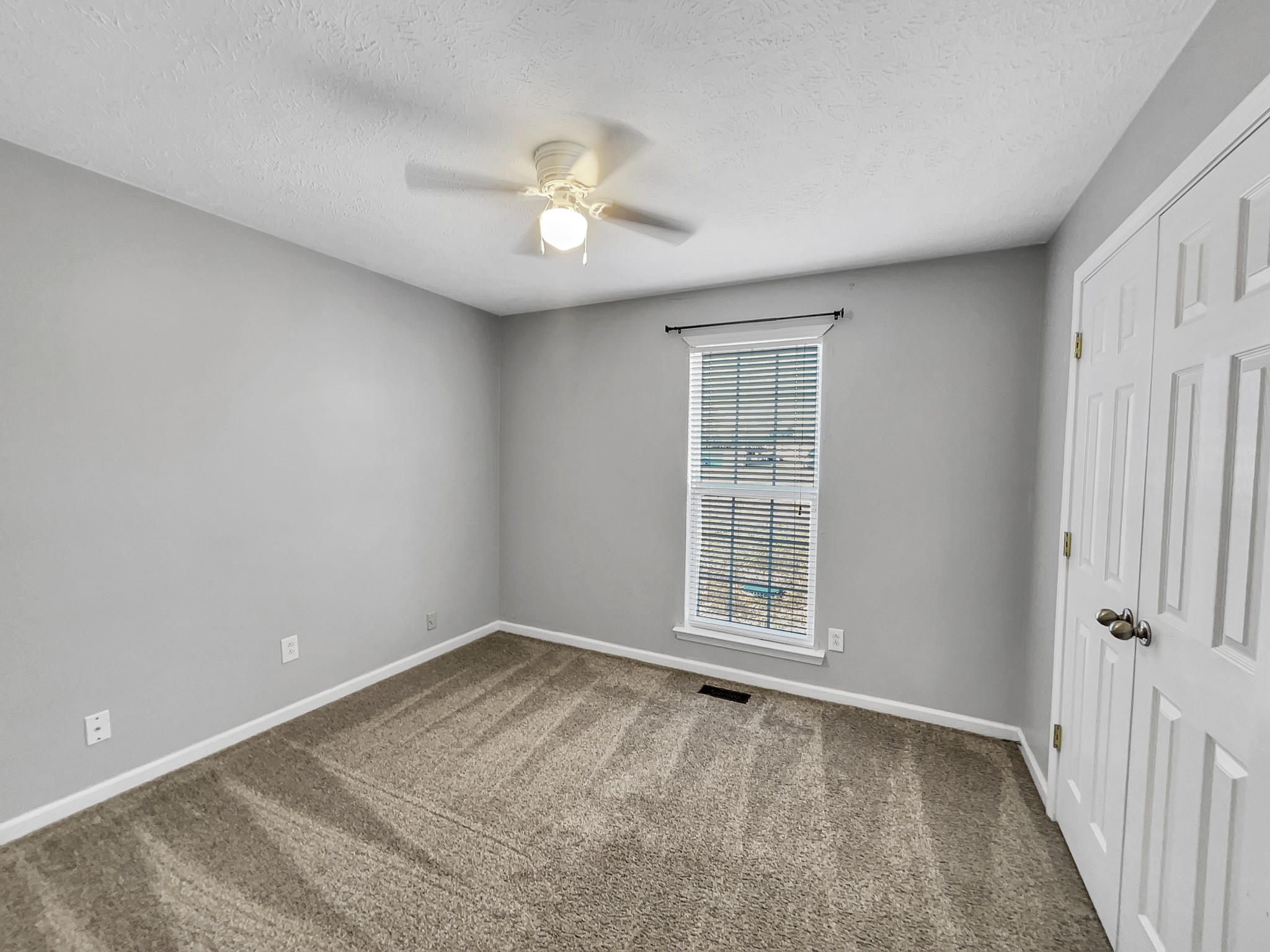 112 Whispering Water Ct Property Photo 17