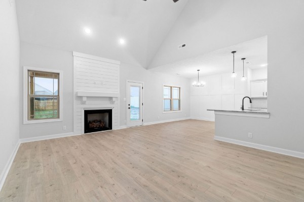 427 Blue Ridge Ct Property Photo 3