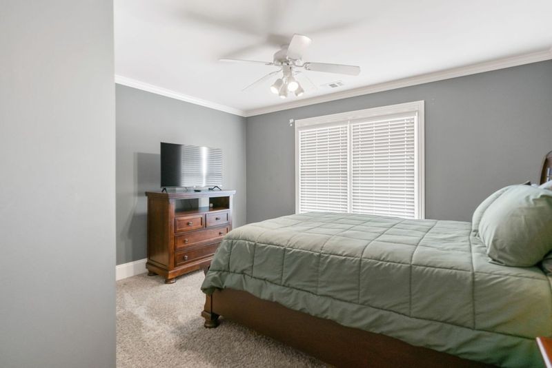 417 Five Oaks Blvd Property Photo 21