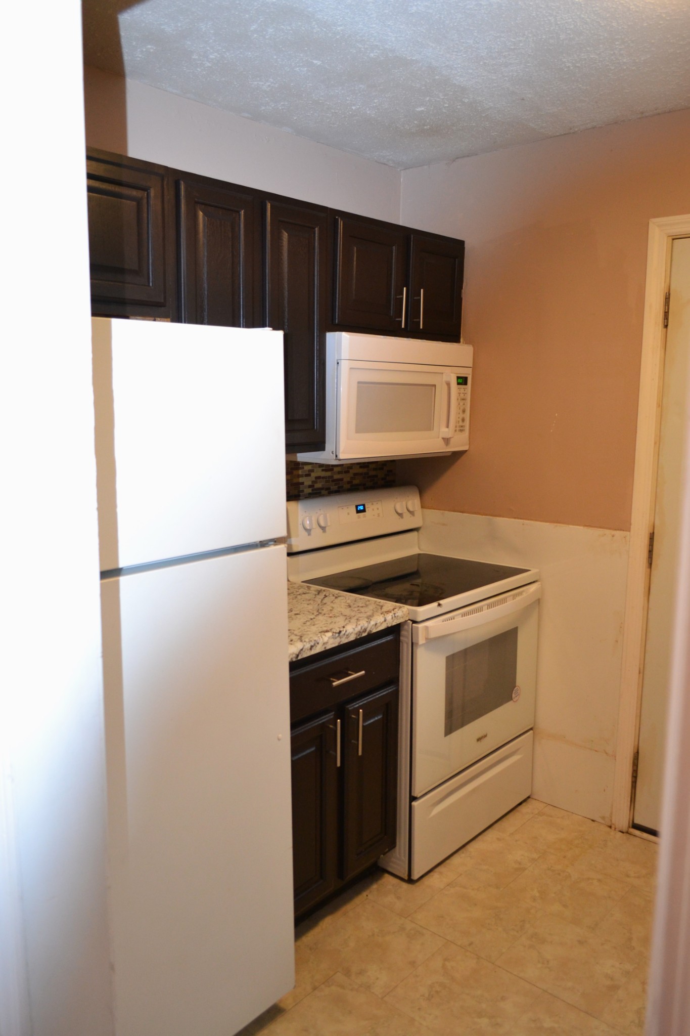 1300 Moss Rose Rd Property Photo 5