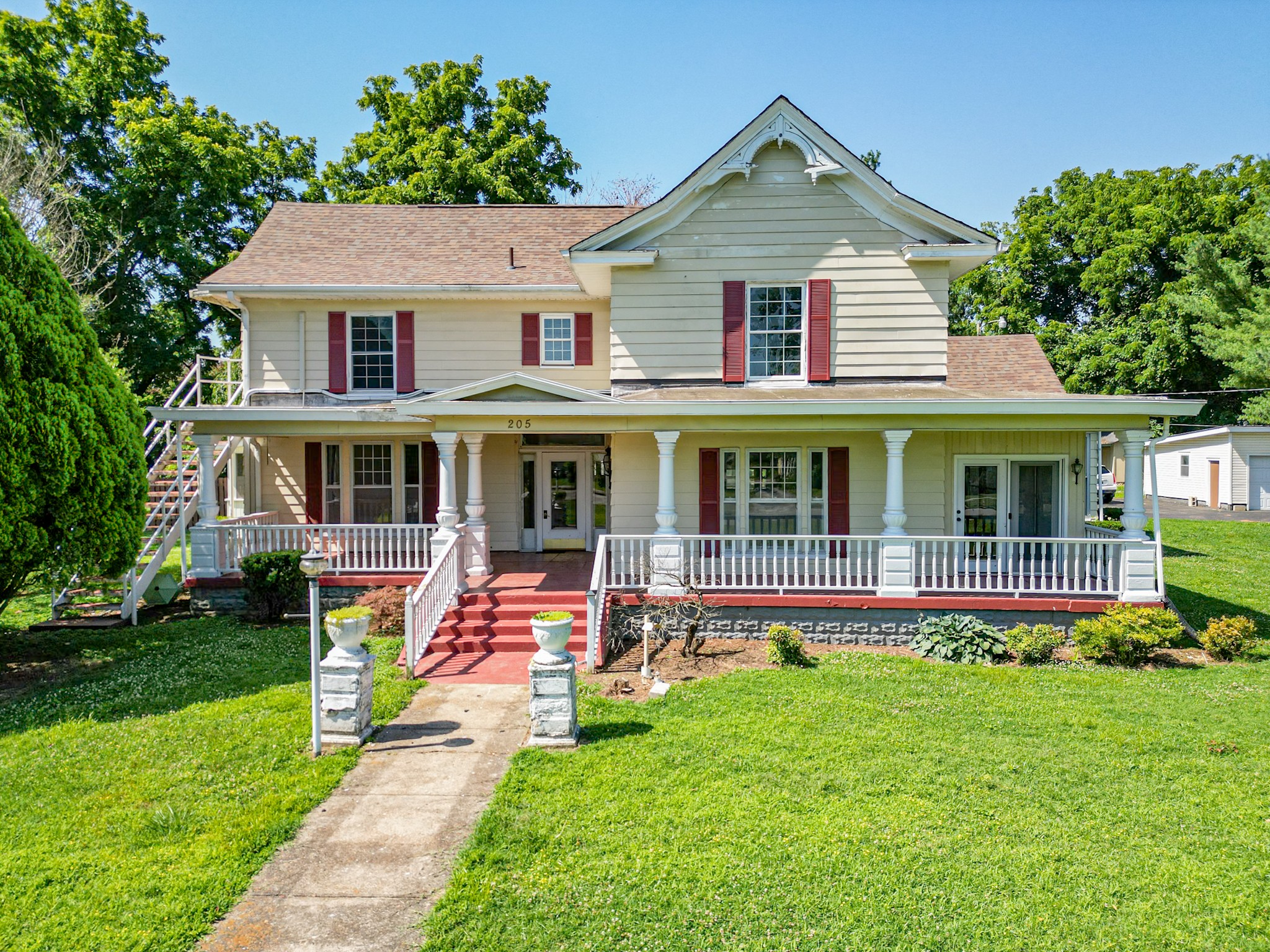 205 Hay Long Ave Property Photo 4