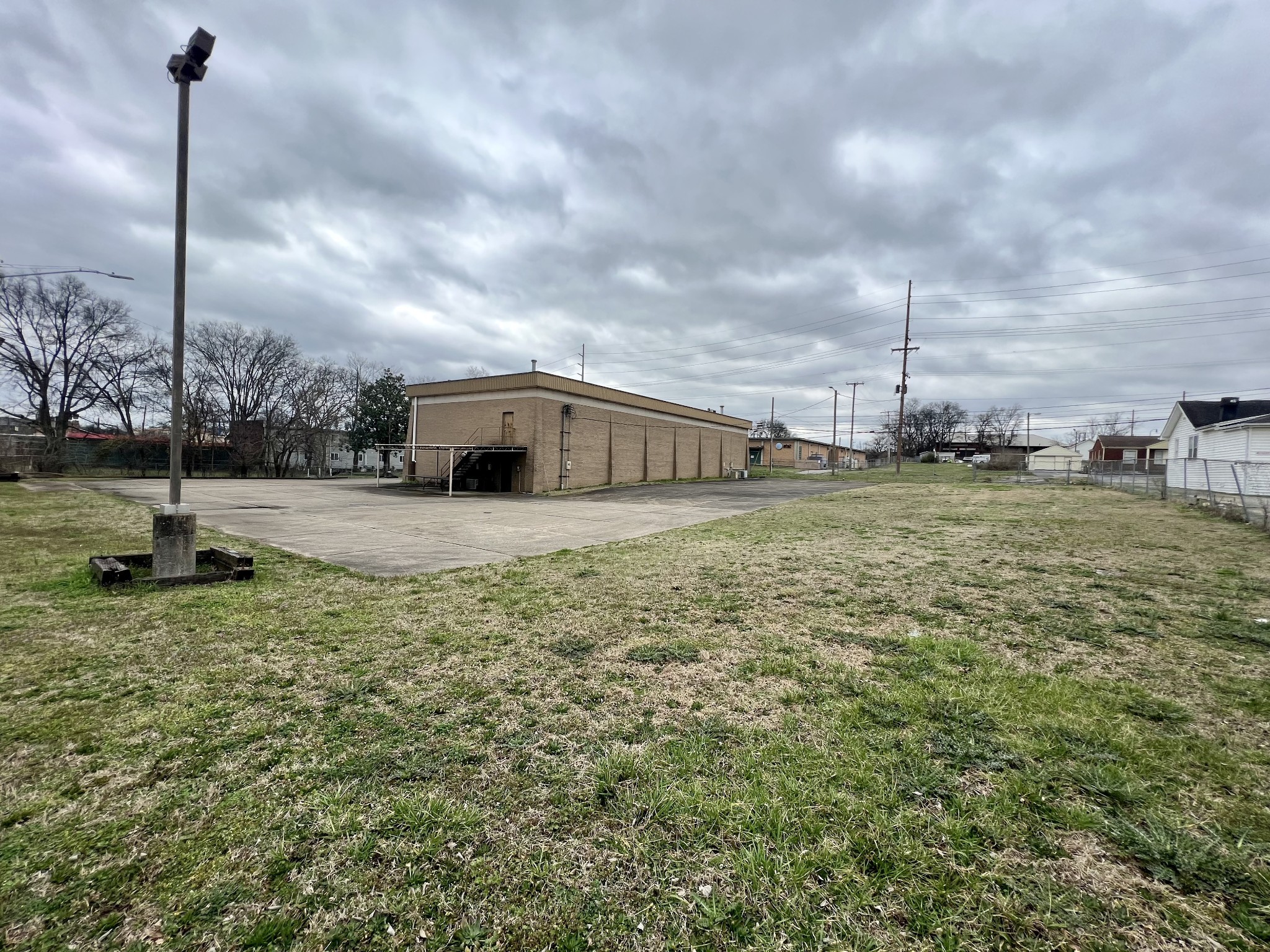 214 Woodruff St Property Photo 3
