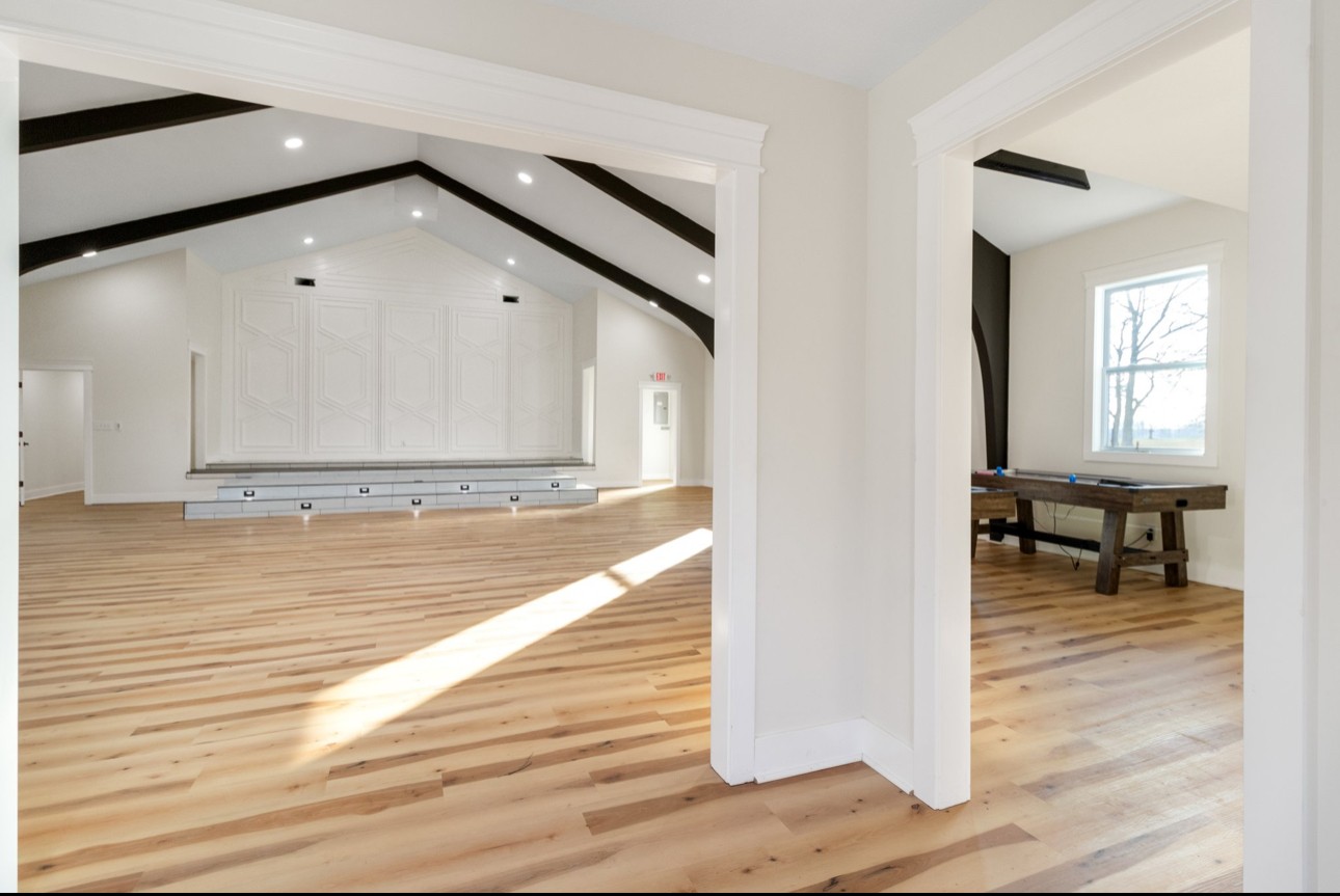 676 Johnson St Property Photo 3