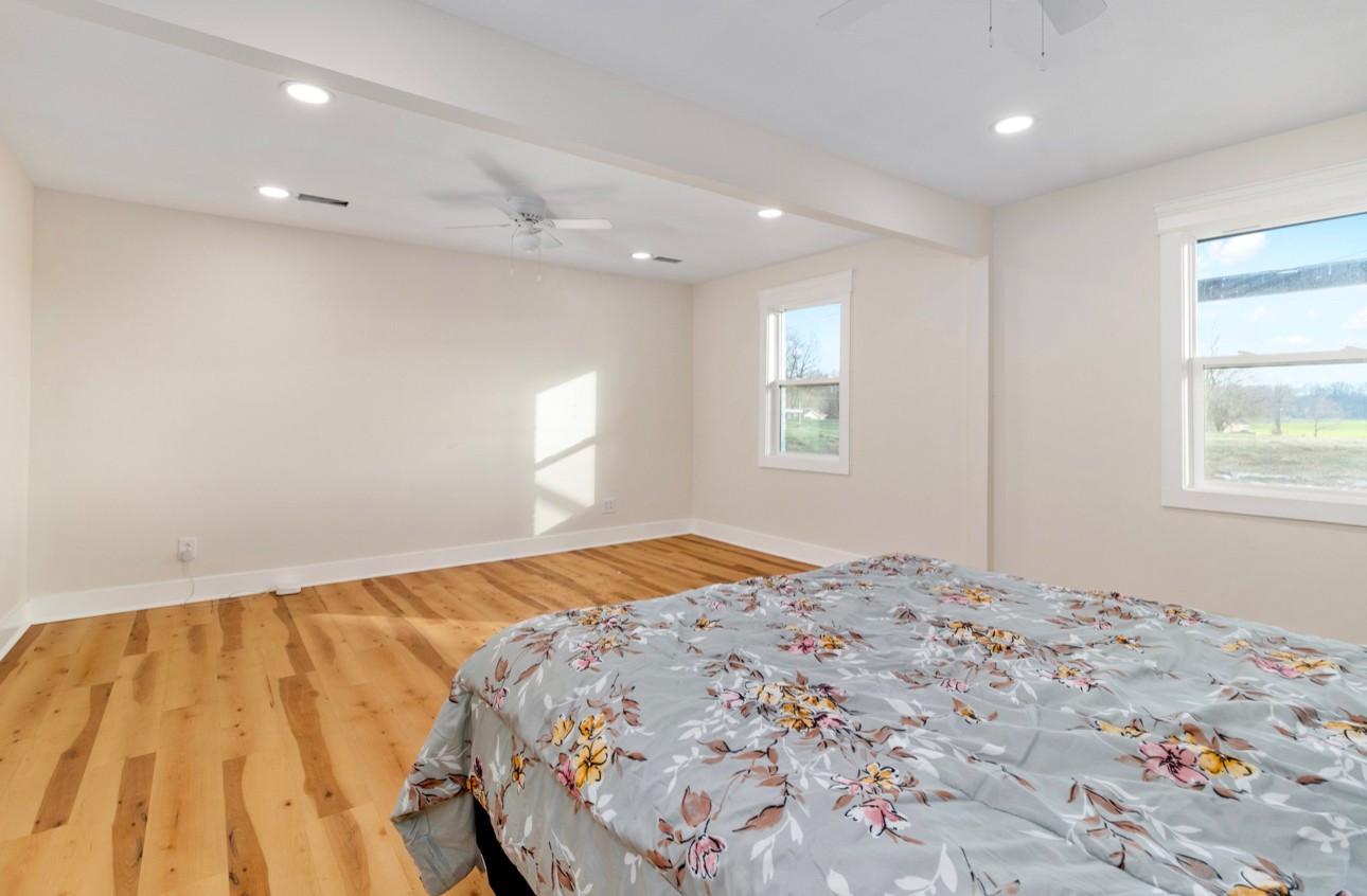 676 Johnson St Property Photo 14