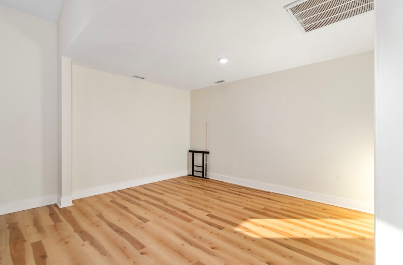 676 Johnson St Property Photo 20