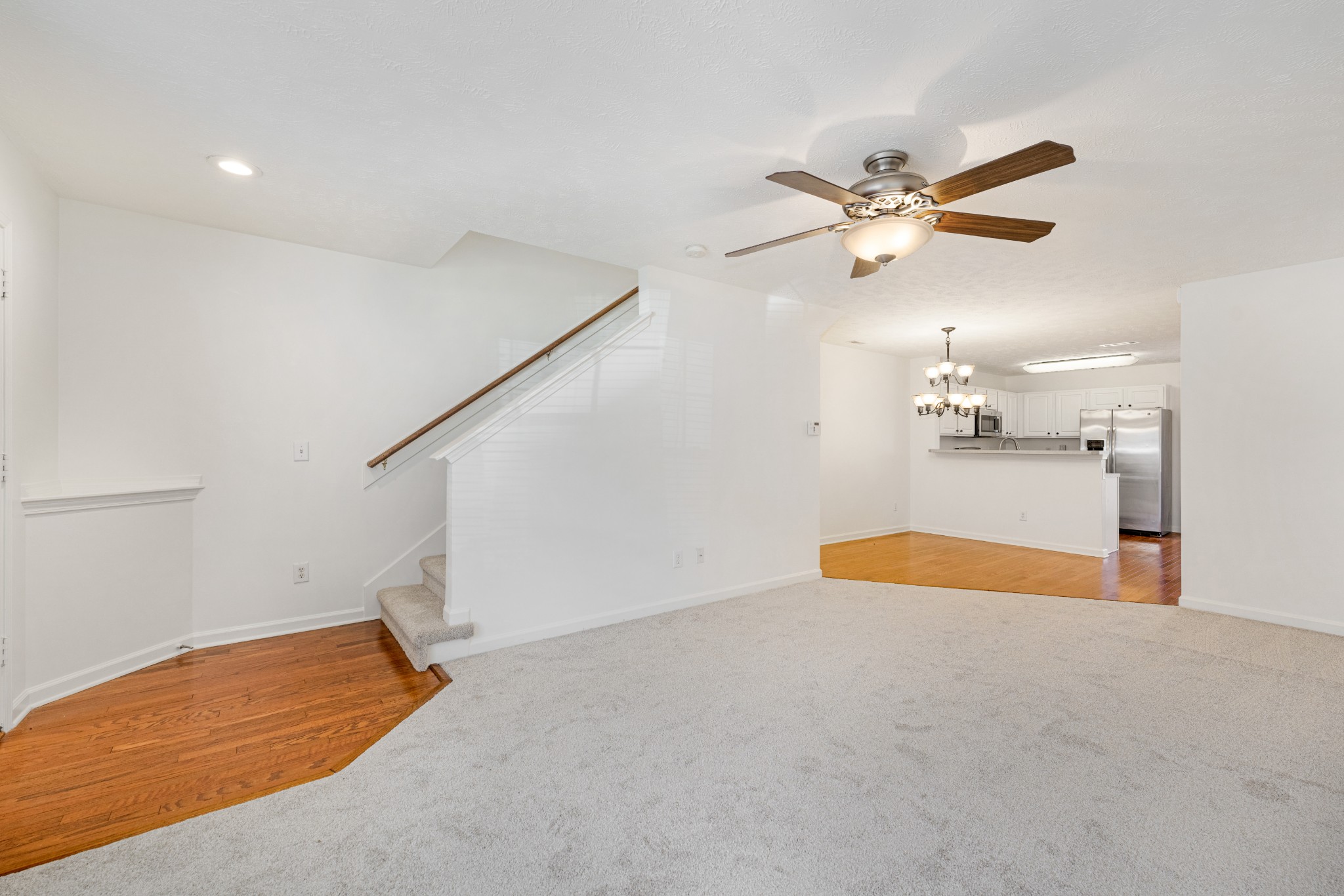 416 Shadow Glen Dr Property Photo 3