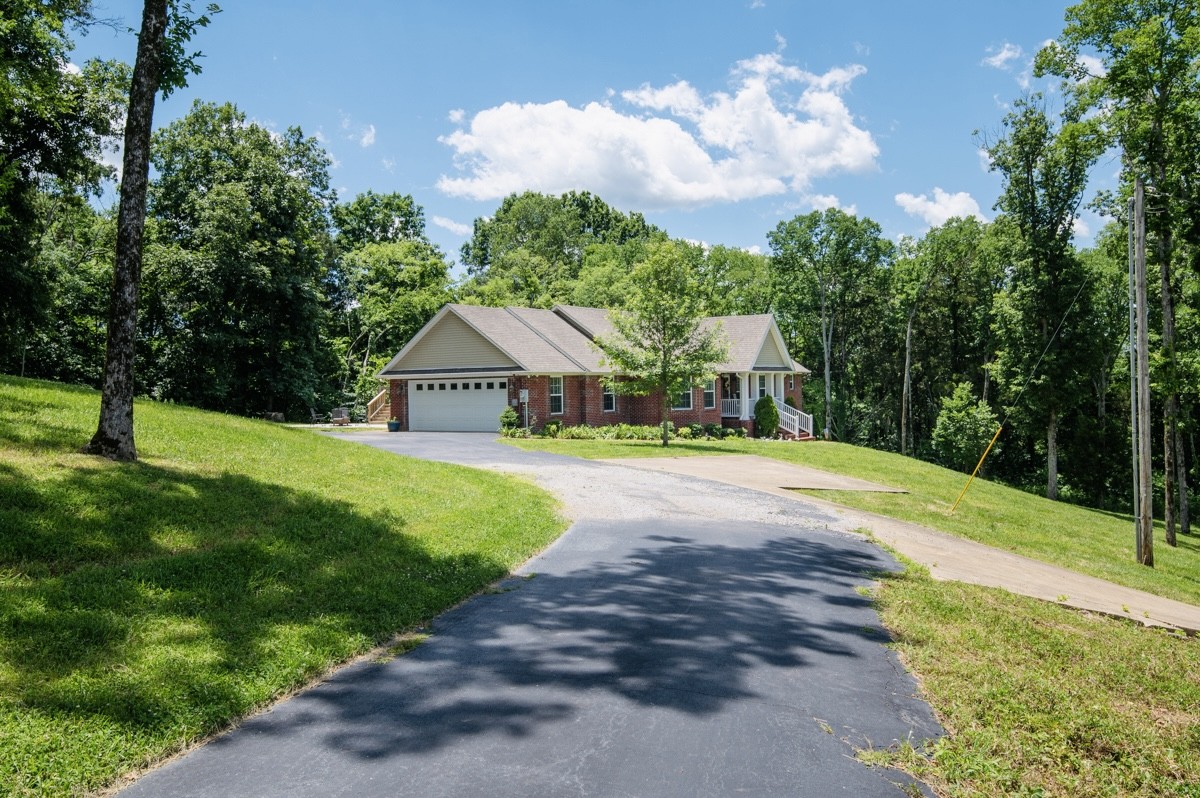 1555 Heller Rdg Property Photo 3