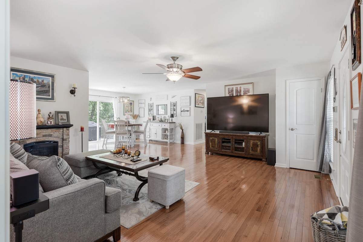 1555 Heller Rdg Property Photo 8