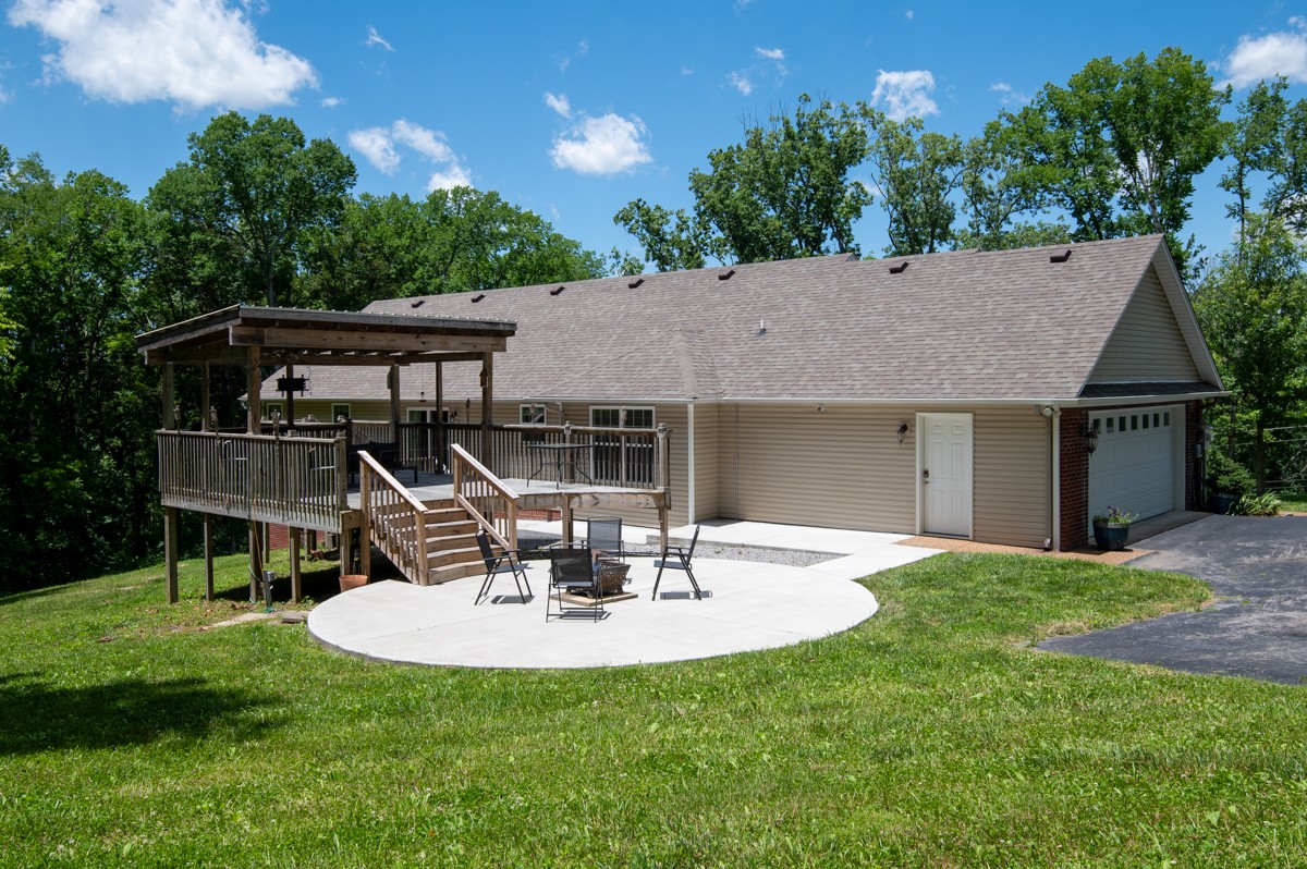 1555 Heller Rdg Property Photo 28